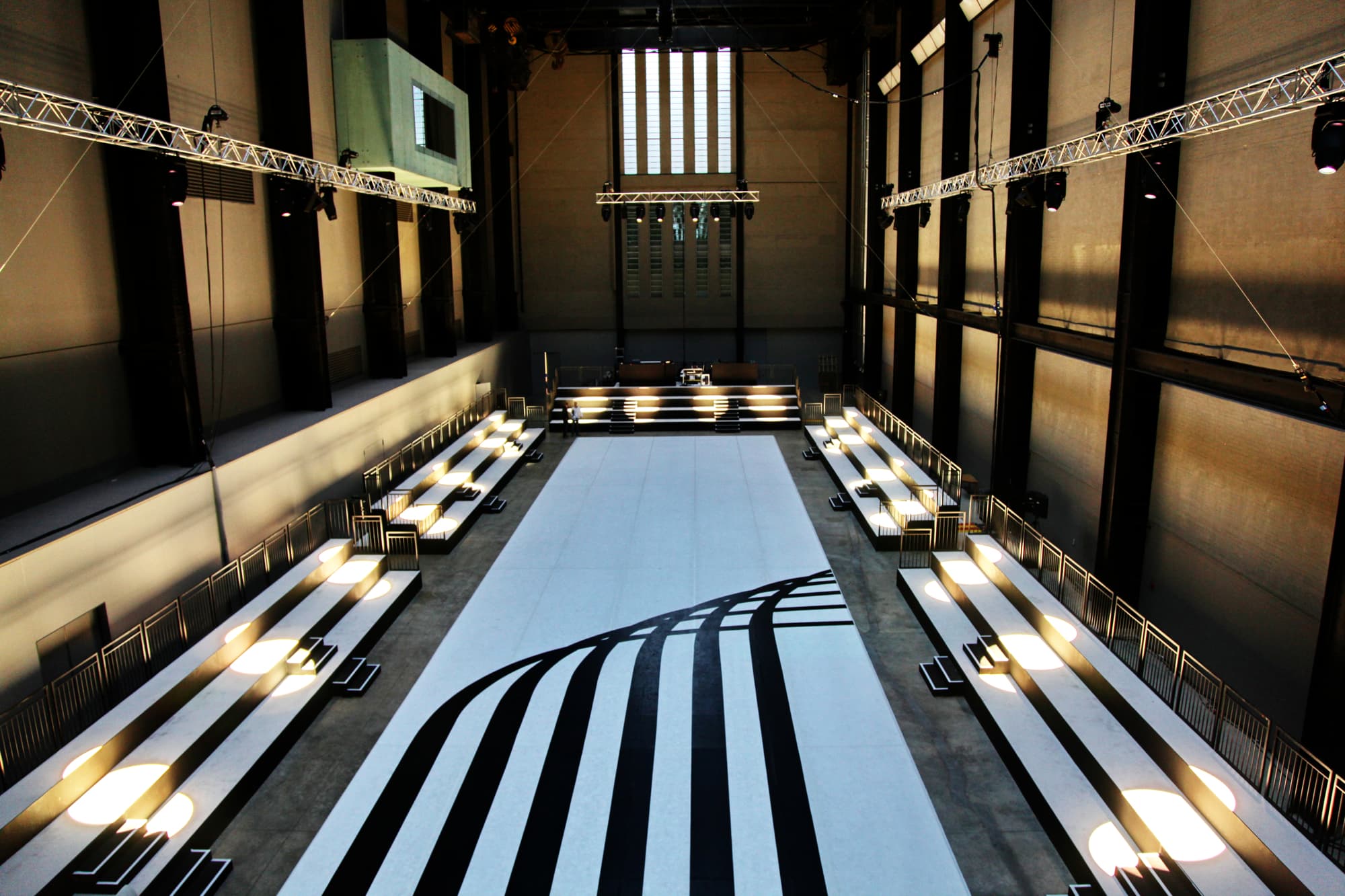 Turbine Hall & Bridge, Tate Modern photo #3