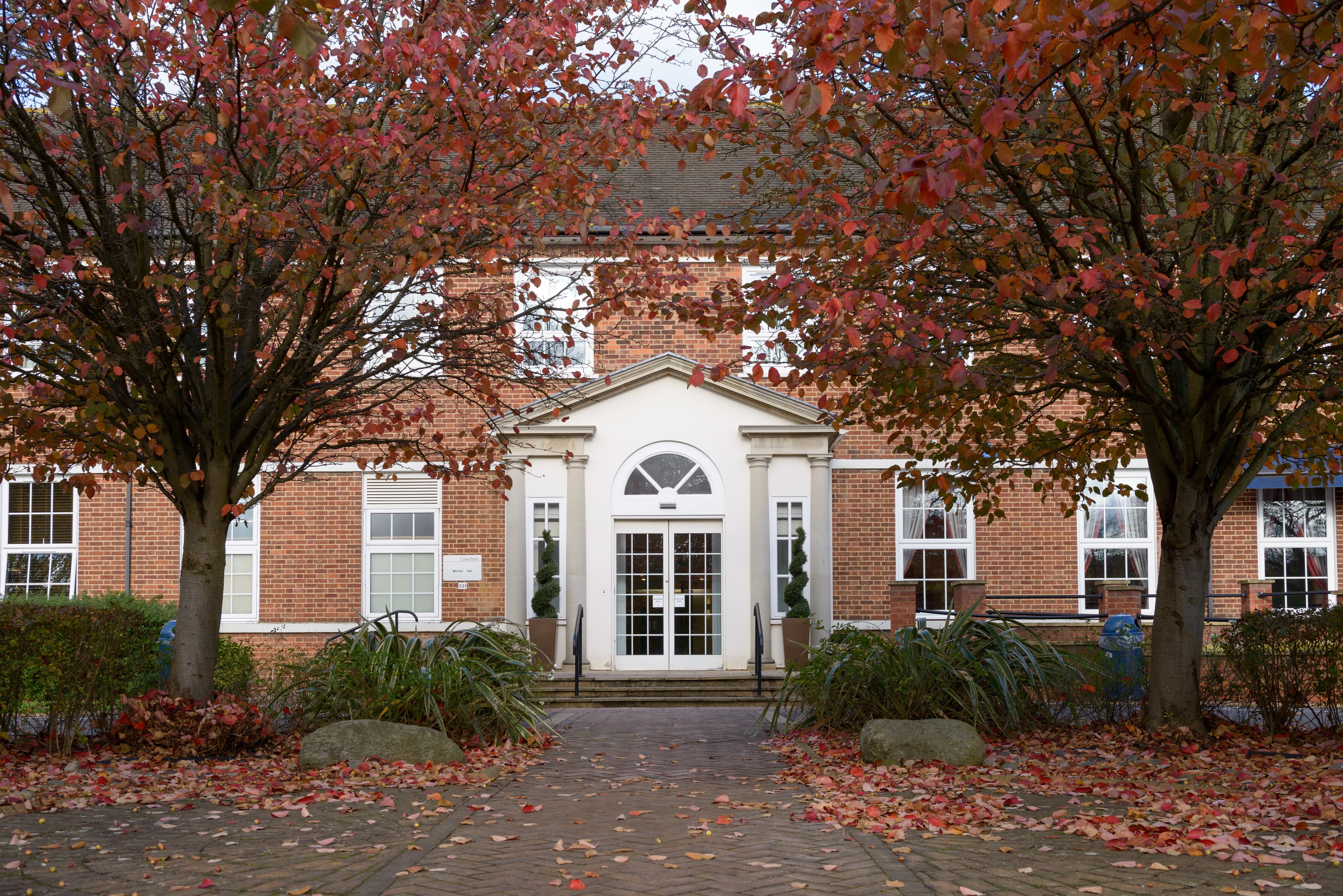 LR 17, Venue Cranfield photo #2