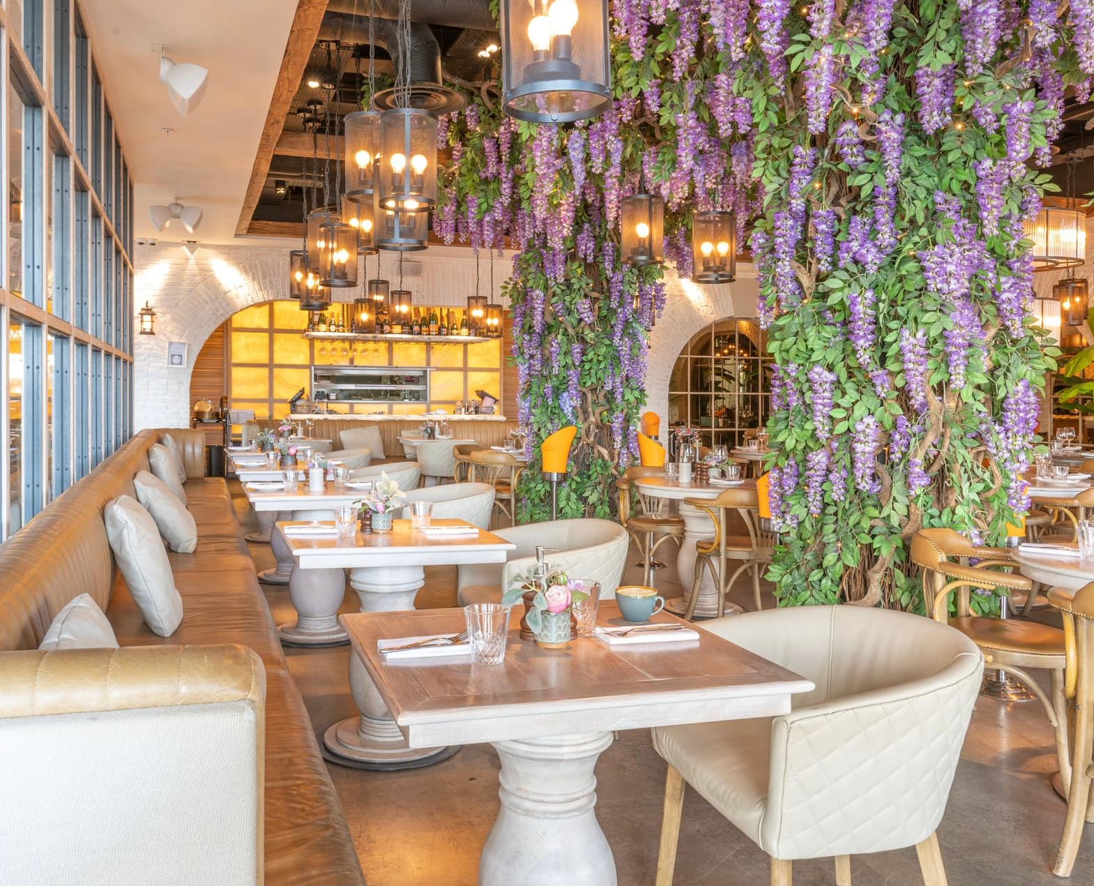 Semi Exclusive, Victor's Oxford photo #3