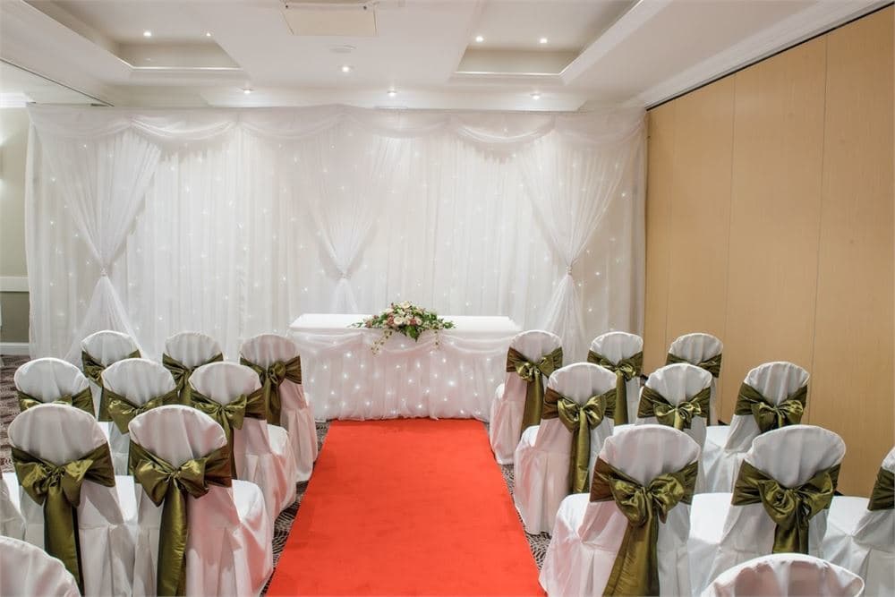 Exclusive Hire, Holiday Inn Cardiff - North M4 Jct. 32 photo #1