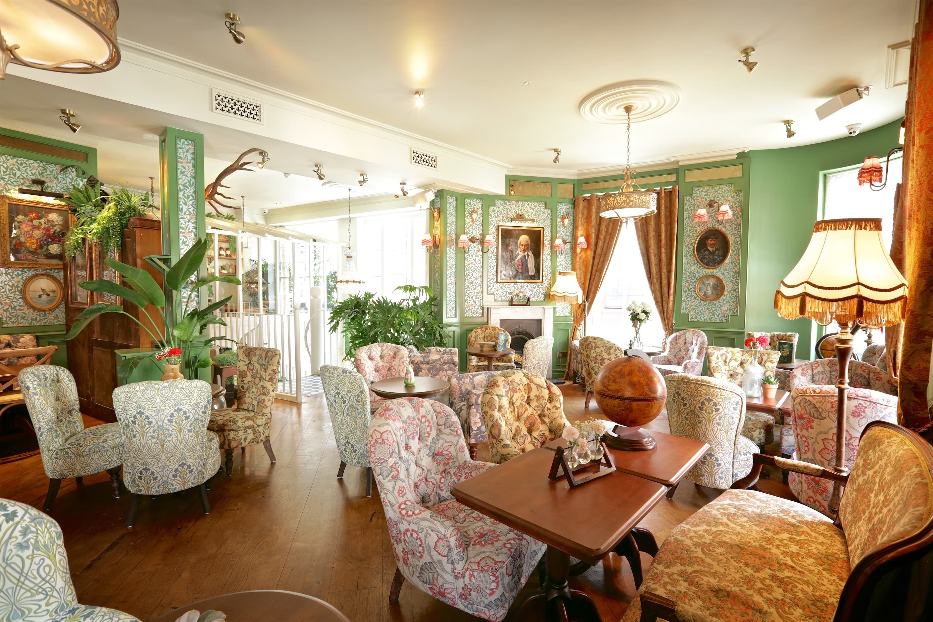 House Of Botanicals, Mr Fogg's Botanical Tavern photo #2