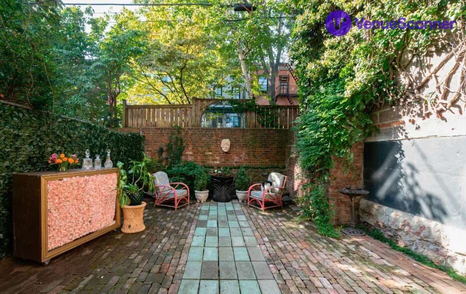 Wanderlustre, Garden photo #3