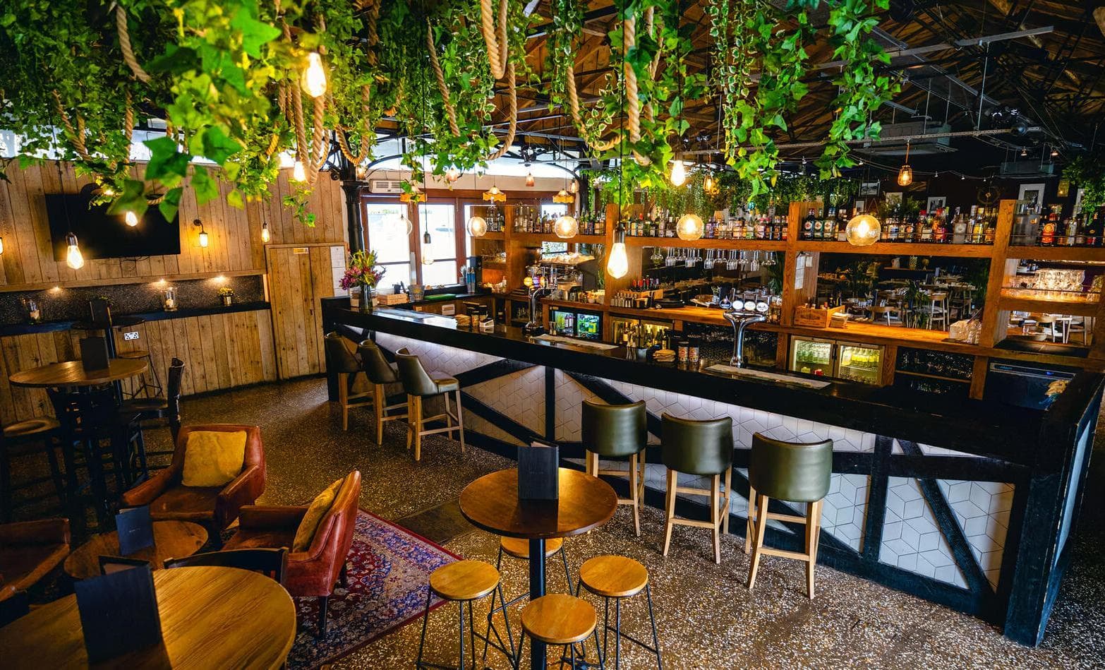 Bar, Harbour House photo #1