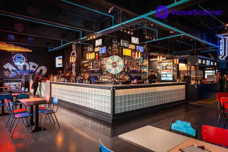 Huckster London, Main Floor photo #3