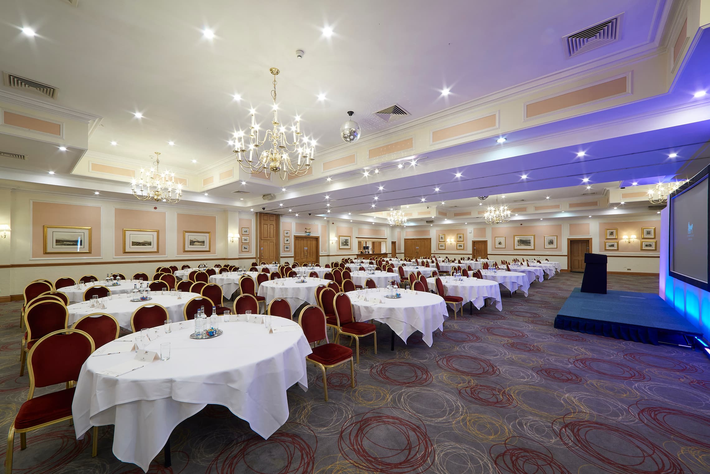 Last Drop Village Hotel & Spa, Pennine Suite, undefined photo #2