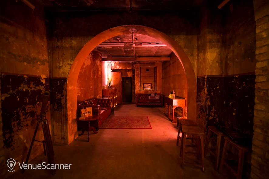 Shoreditch Town Hall, The Ditch photo #3