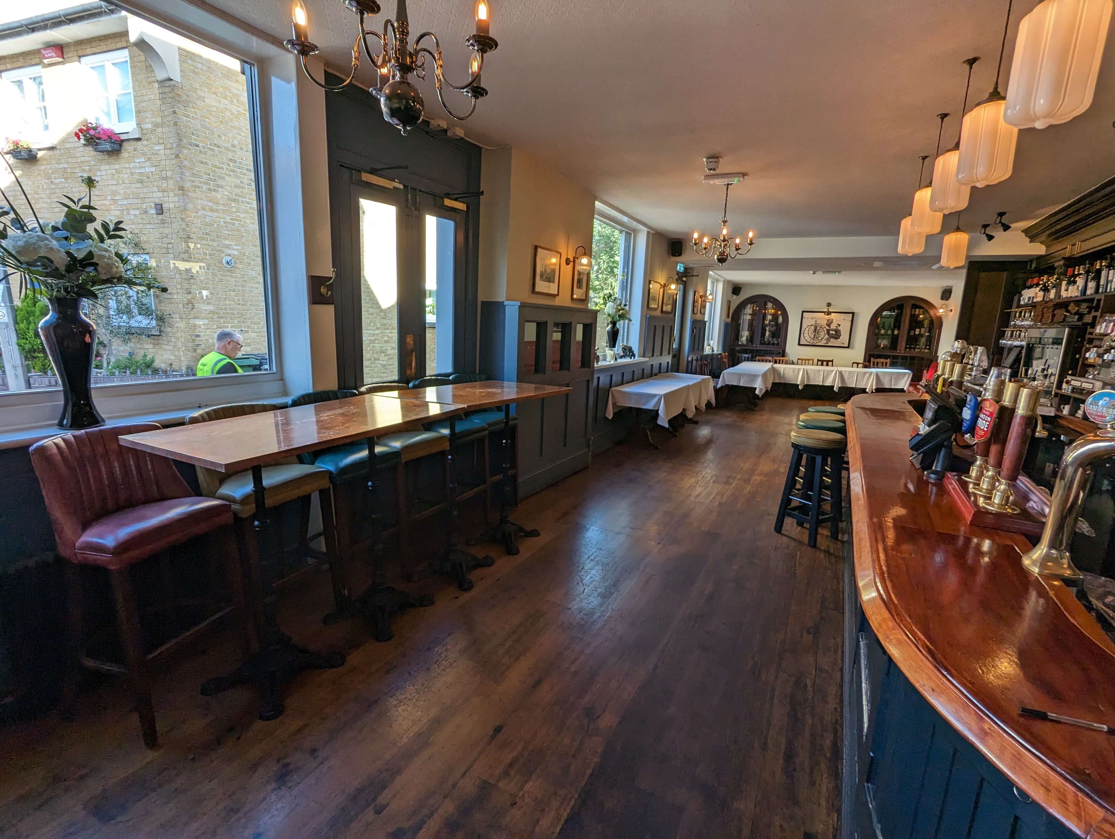 The Dining Room, The Gun photo #2