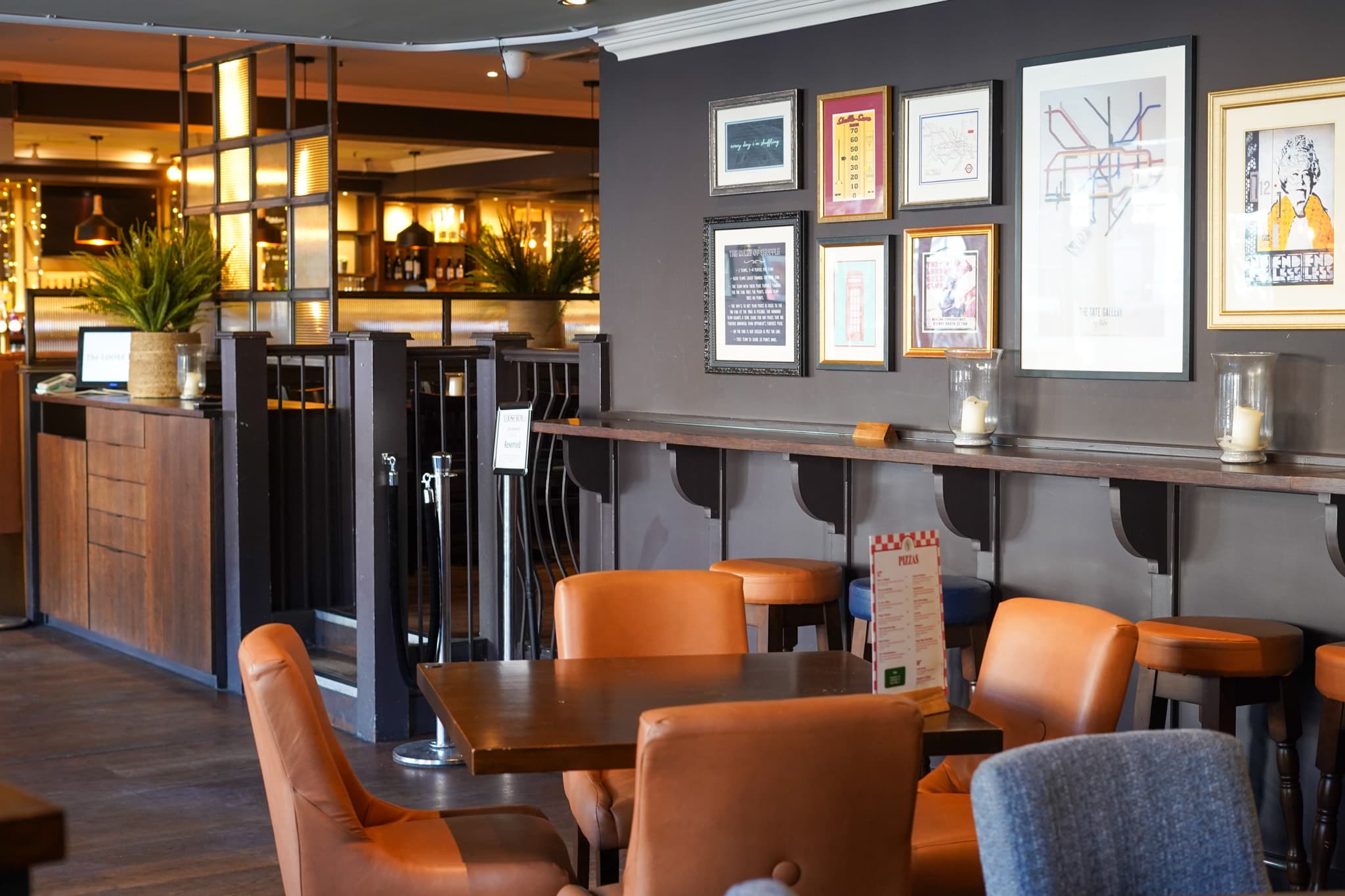 The Curtain Room, The Loose Box photo #3