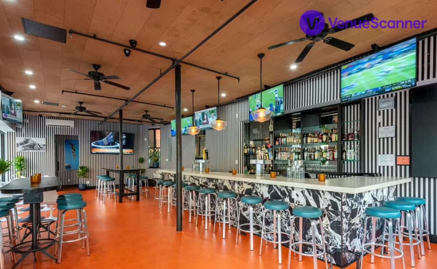 The Fox Harlen, Entire Restaurant photo #3