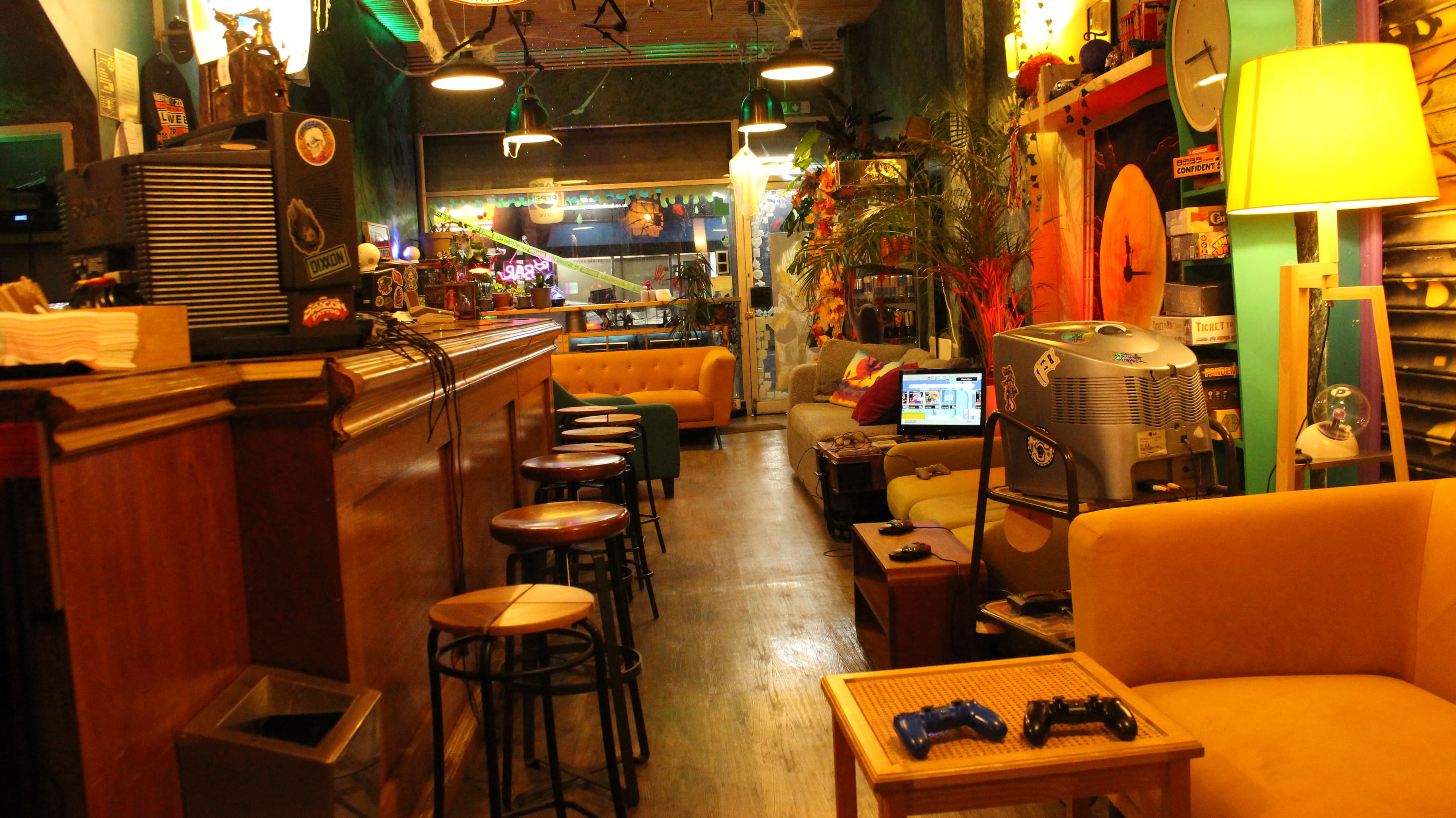 Zombie Retro Bar, Zombie Games Cafe & Bar photo #3