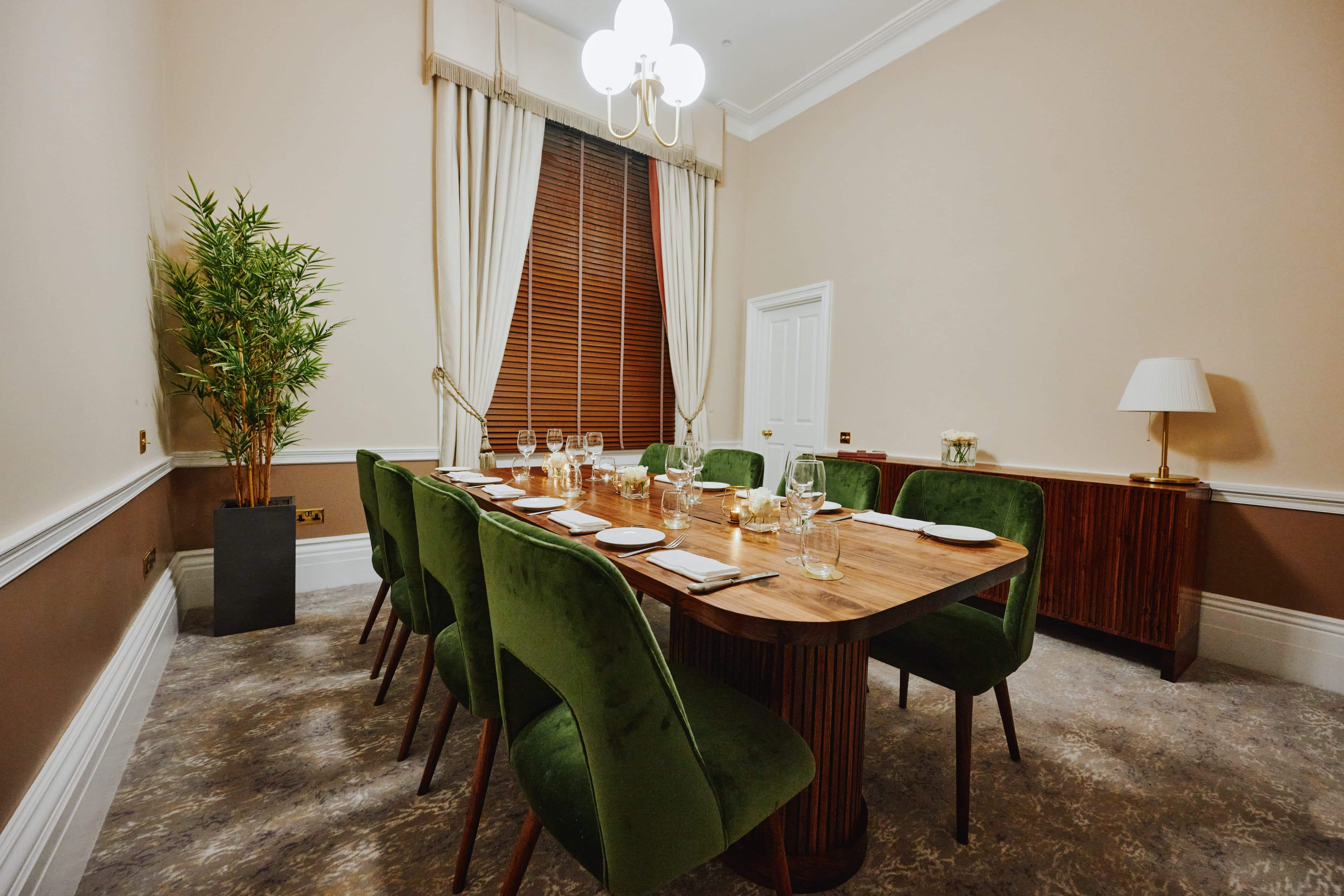 Club Prive, Roseate House London photo #1