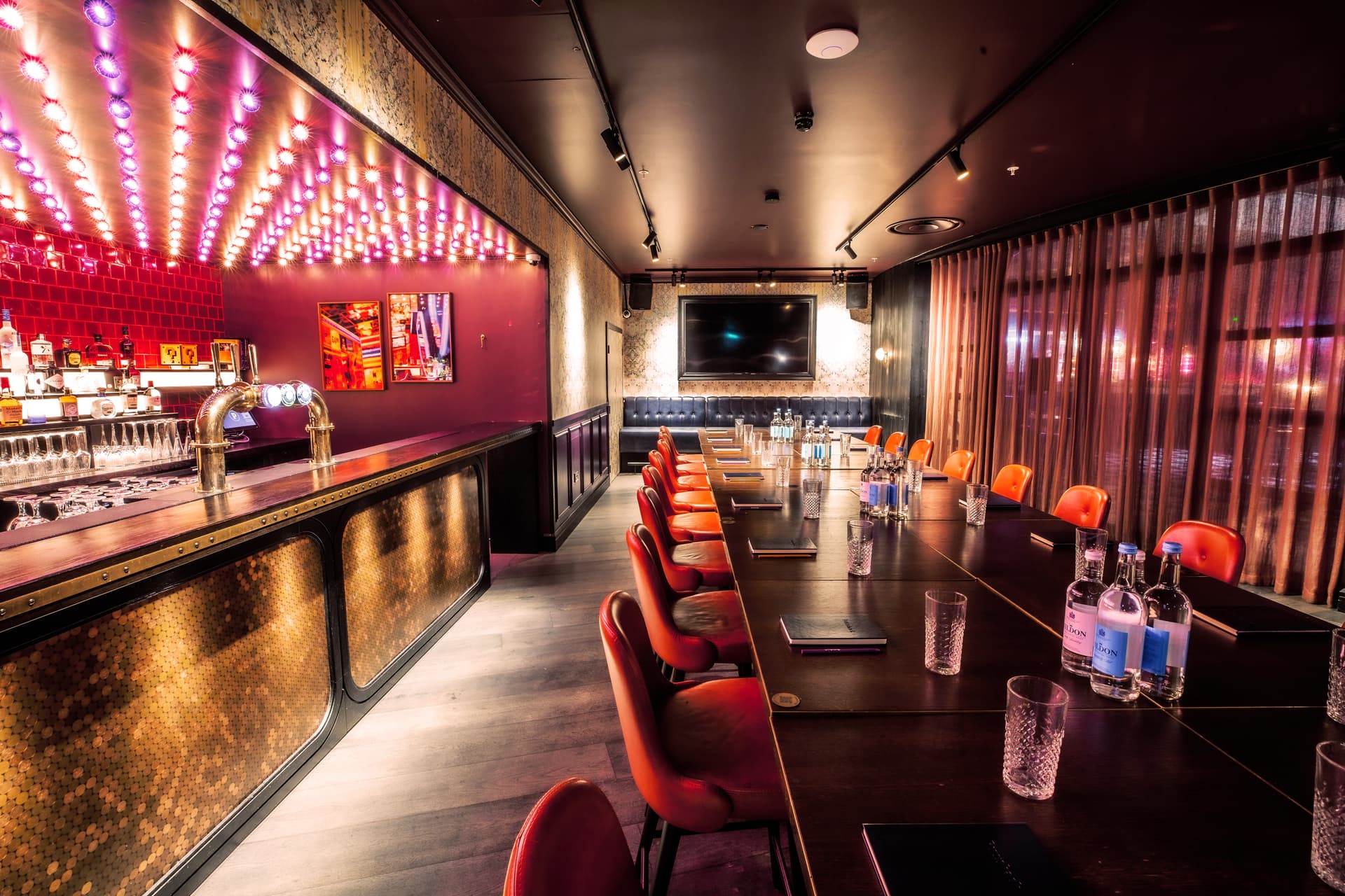 Ruby Meeting Room, Puttshack Bank photo #2