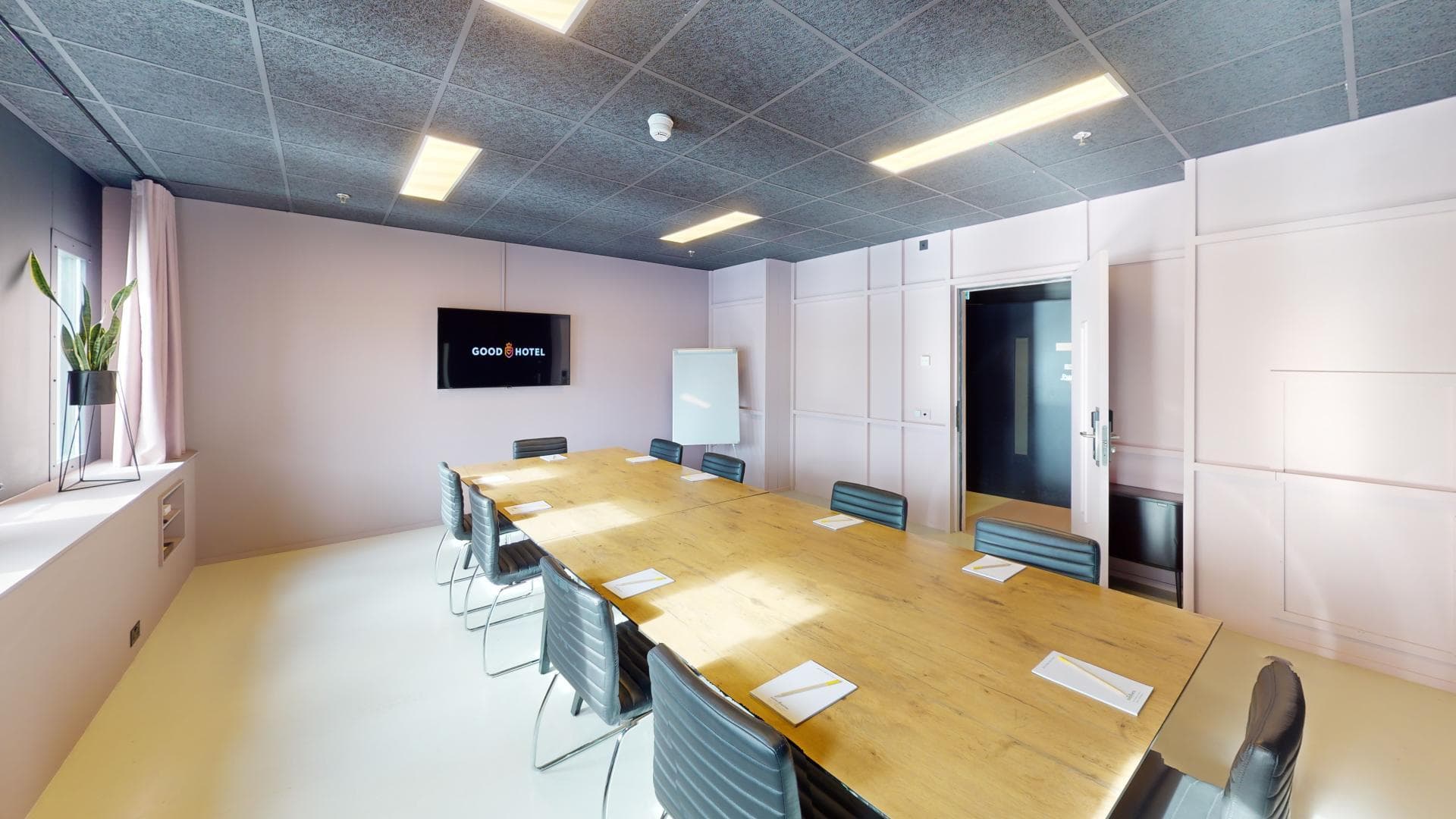 Photo of The Good Hotel London, Pink Room