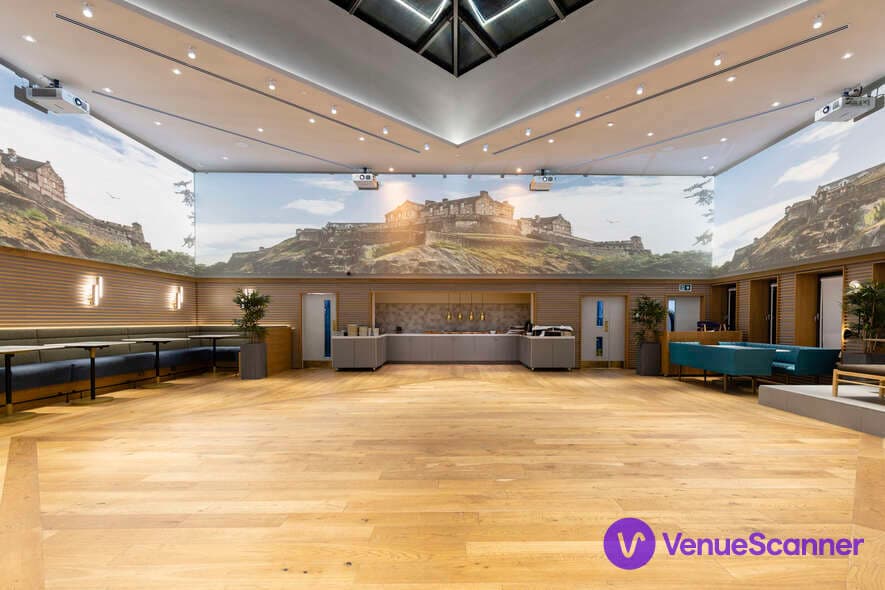 YOTEL Edinburgh photo #3