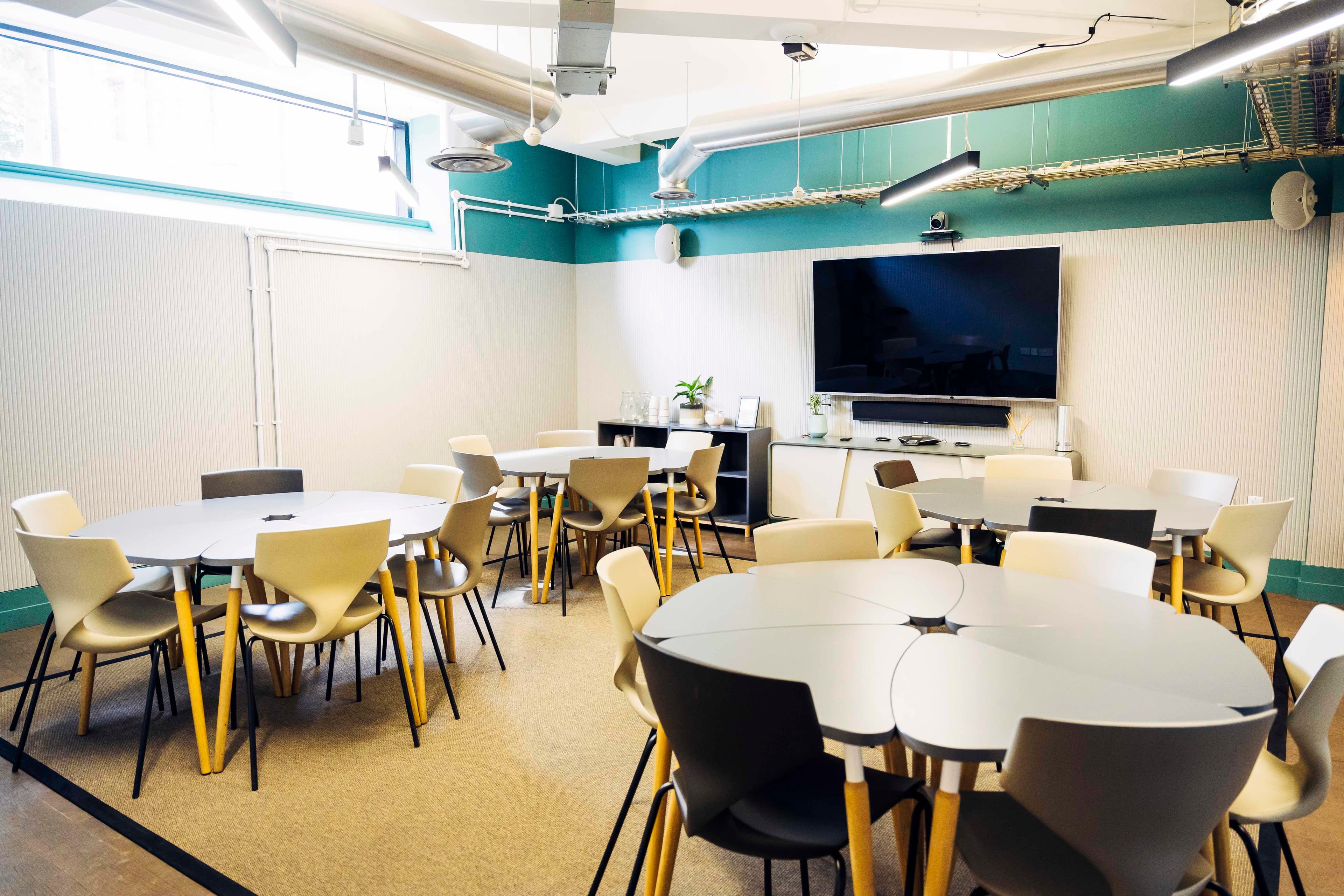 LG04, Uncommon Borough photo #1