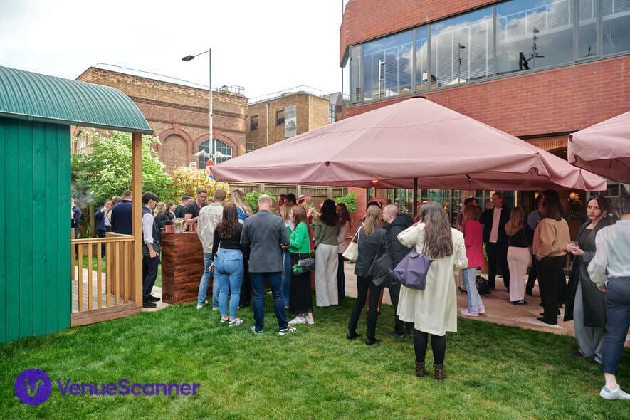 Pavilion Club Fulham, Bar Area And Garden photo #3