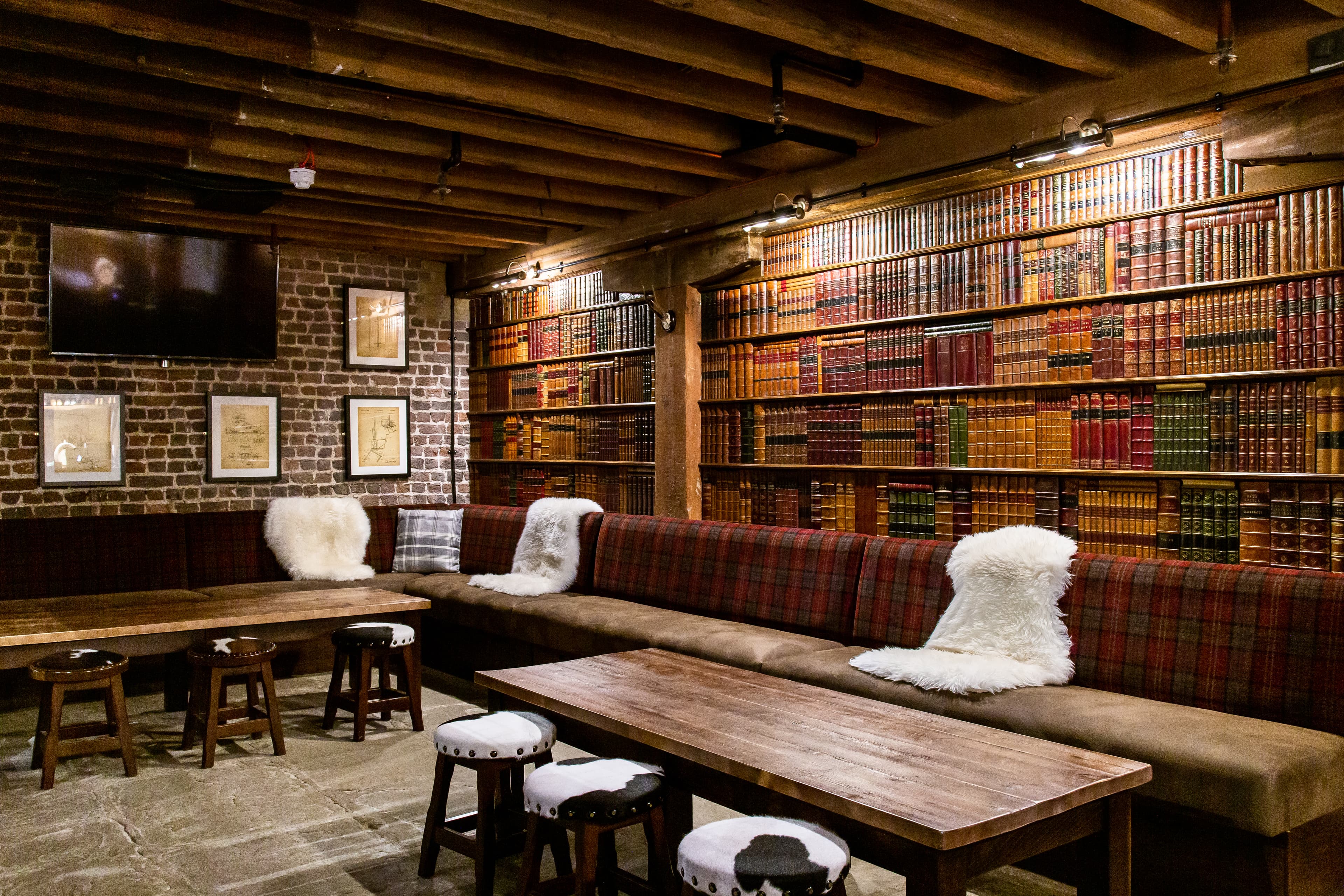 Chalet, Munich Cricket Club Canary Wharf photo #3