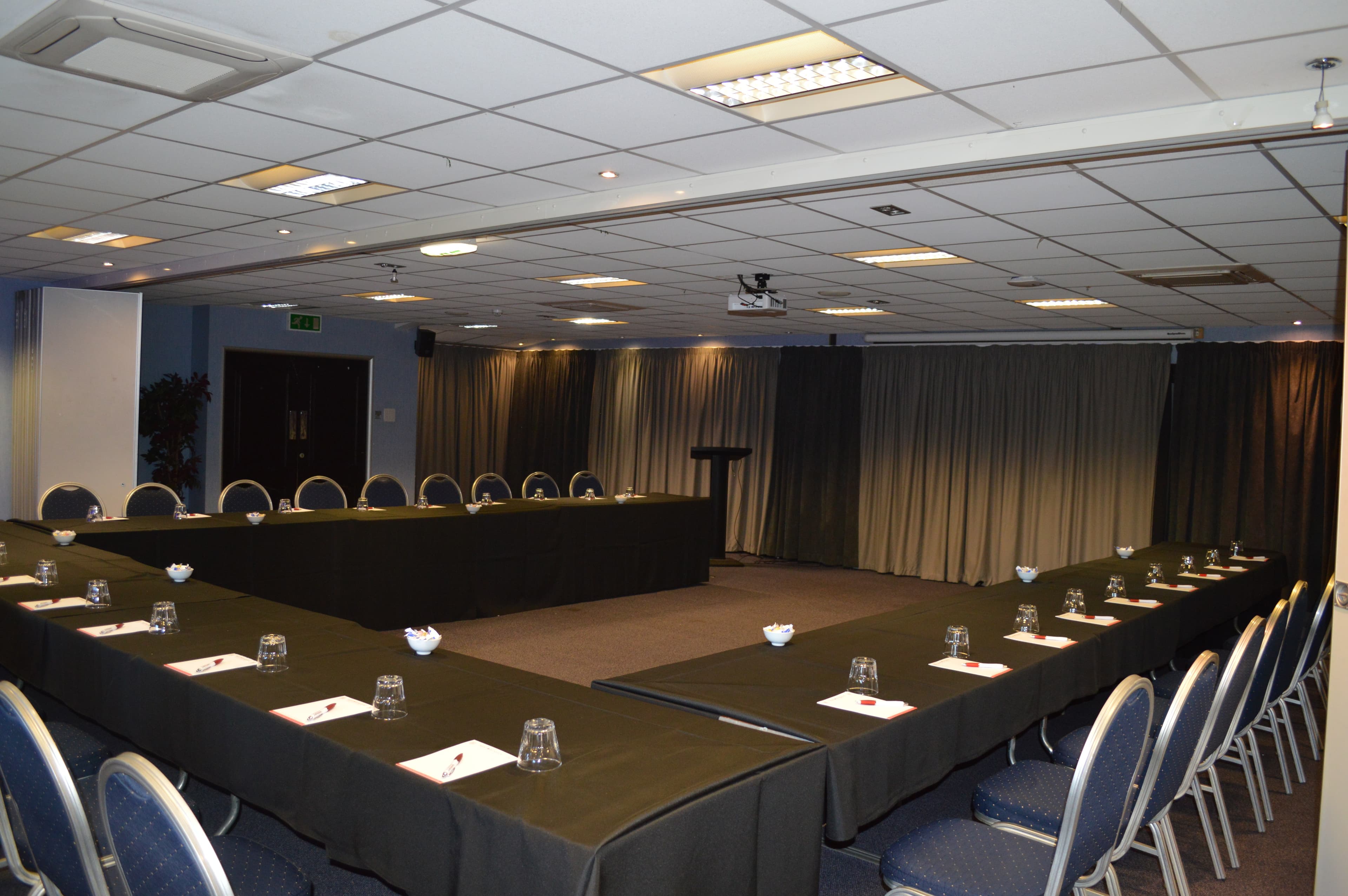 The Chestnut Suite, Heart Of England Conference And Events Centre photo #3