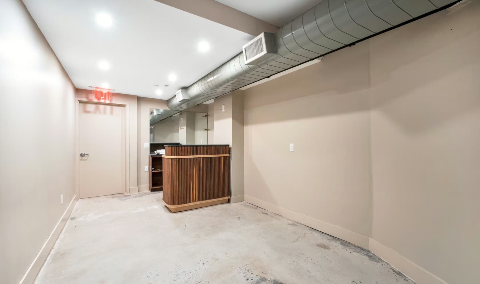 3 Floor Venue, Maison Rouge photo #8