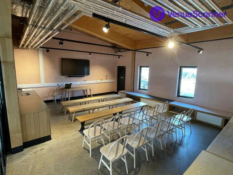 The Wave - Inland Surfing Lake And Event Venue, The Hideaway photo #3