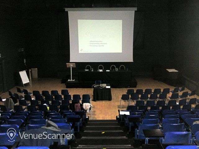 Old Hampstead Town Hall- Wac Arts, Main Hall photo #3