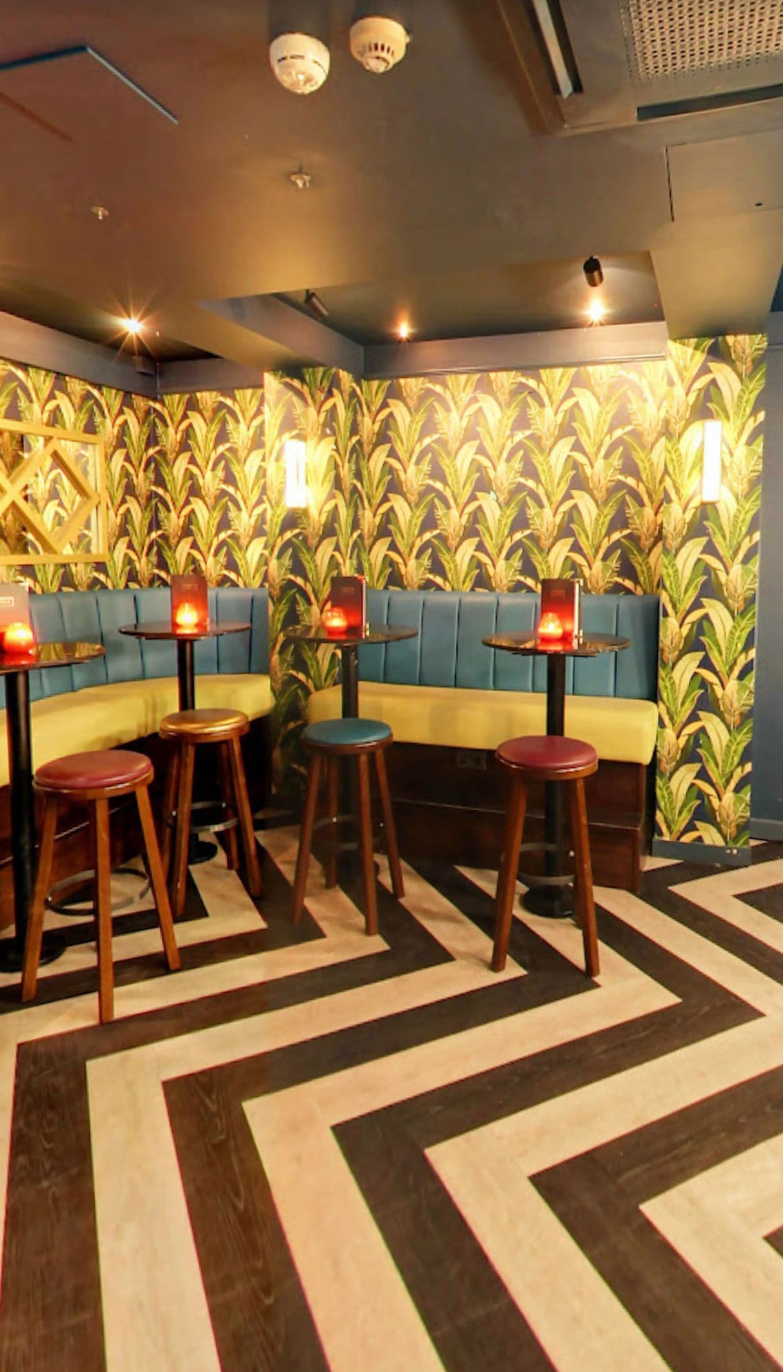 Studio 66, Sway Bar photo #3