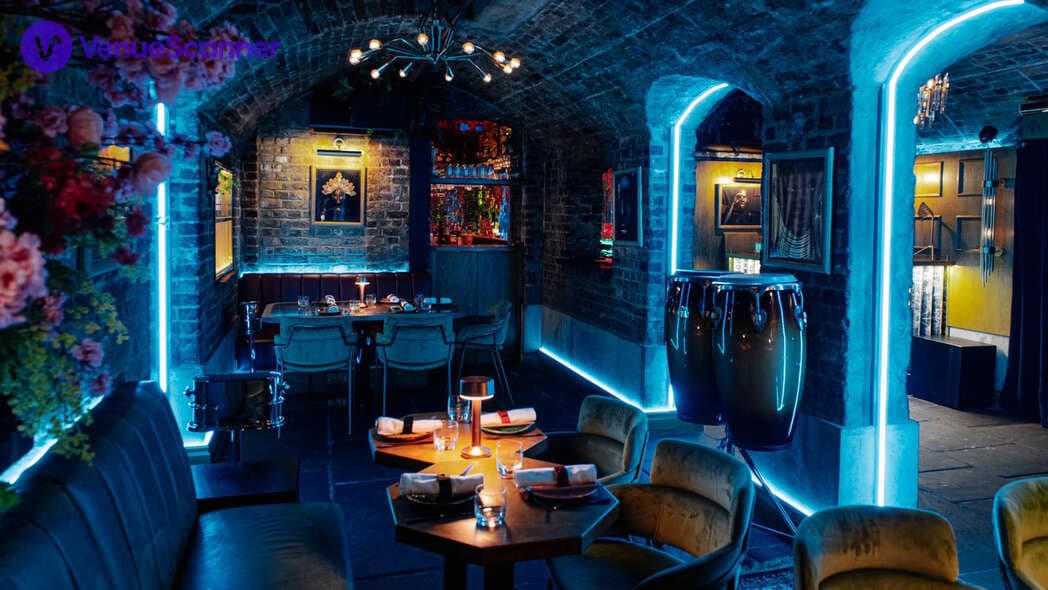 Cache Cache, Semi-exclusive VIP photo #3