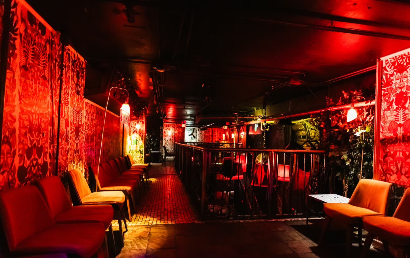 Main Floor Lounge, Mehanata Bulgarian Bar photo #2