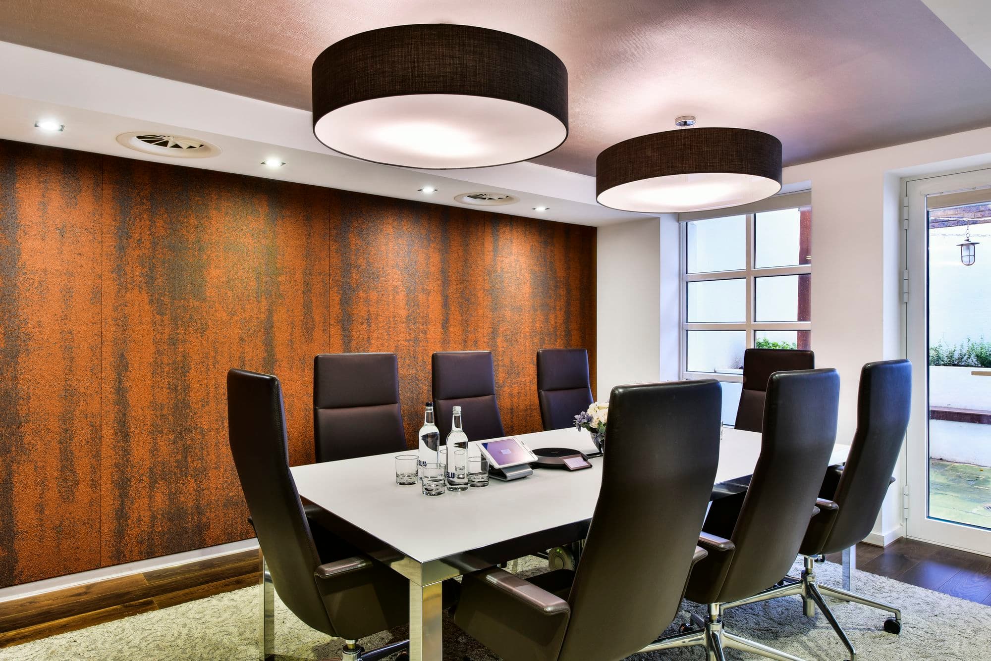 Chesterfieldd, The Argyll Club 14 Curzon Street photo #1