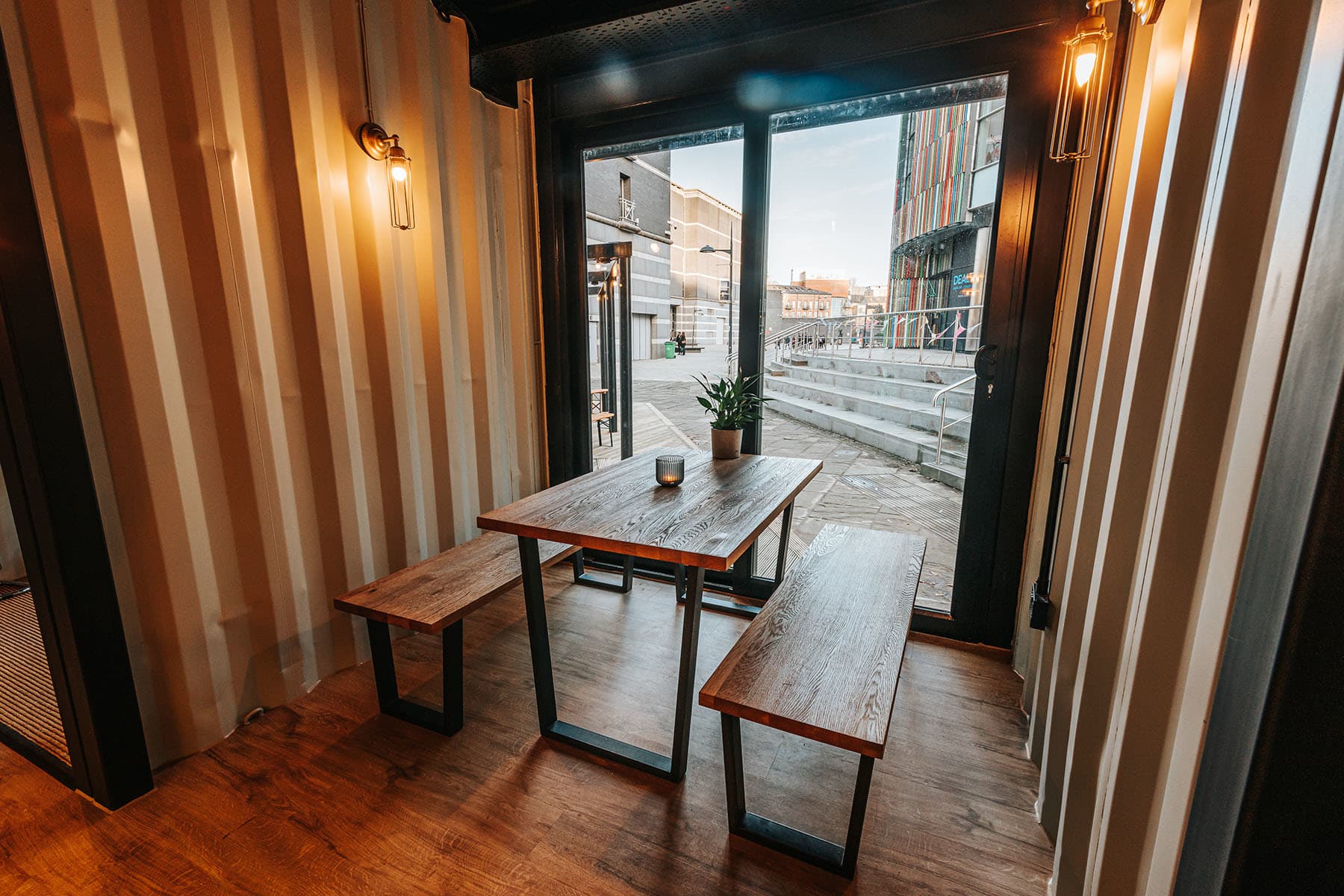 The Canary Bar Full Venue, Canary Bar photo #3