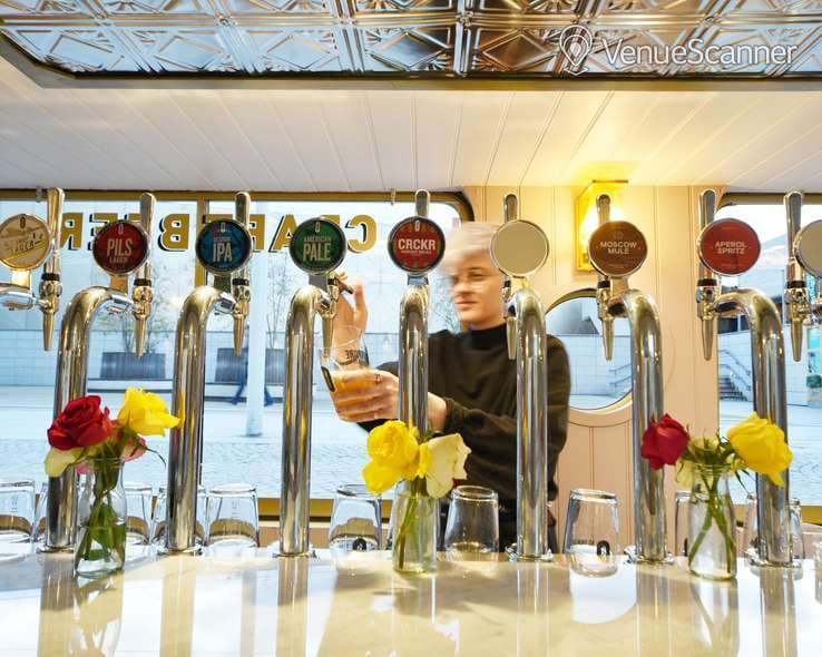 Darcie & May Green, May Green photo #3