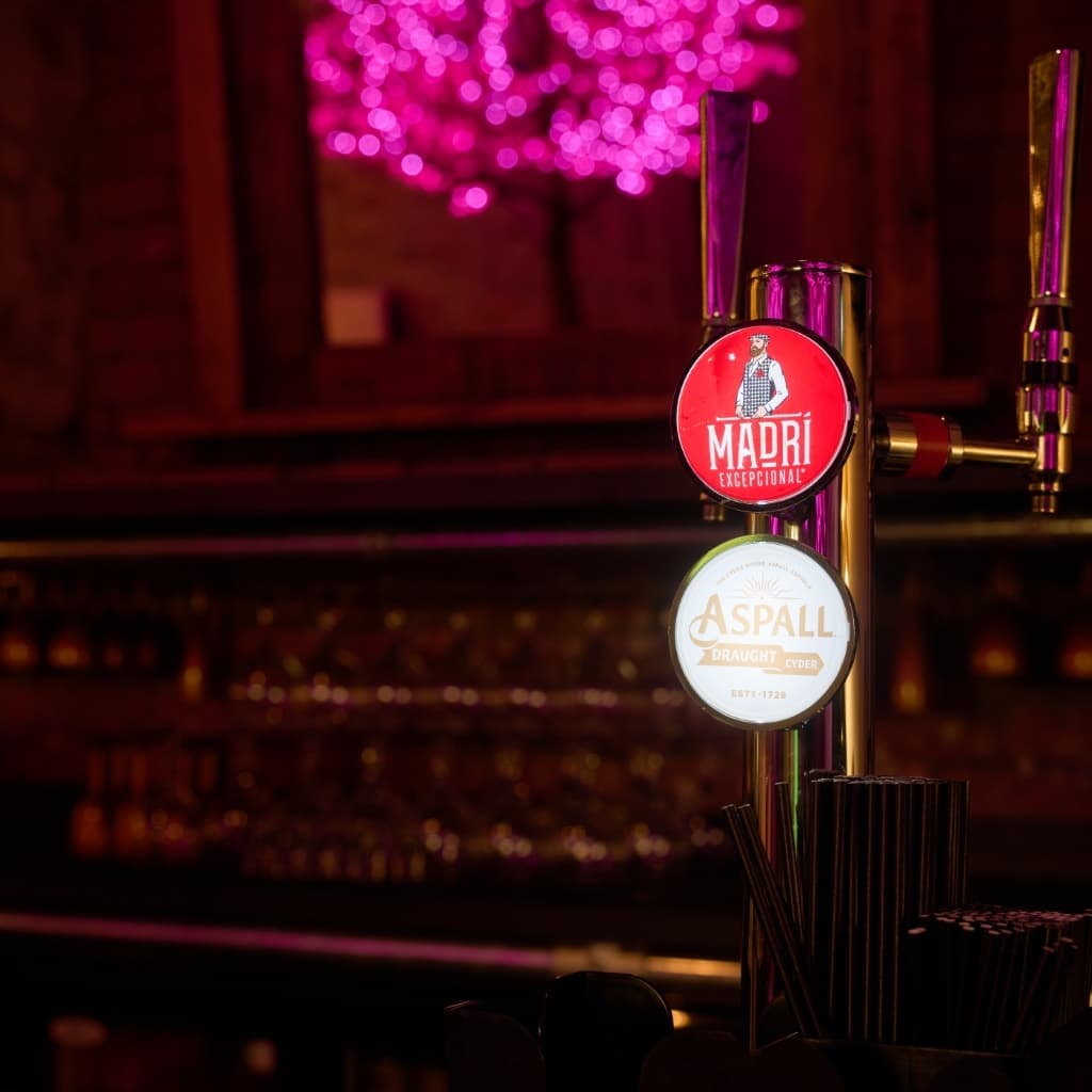 Lily’s Lounge, Blackstock Market photo #3