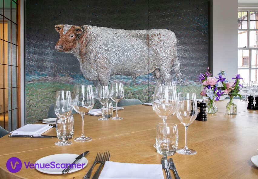 Swan, Shakespeare's Globe photo #3