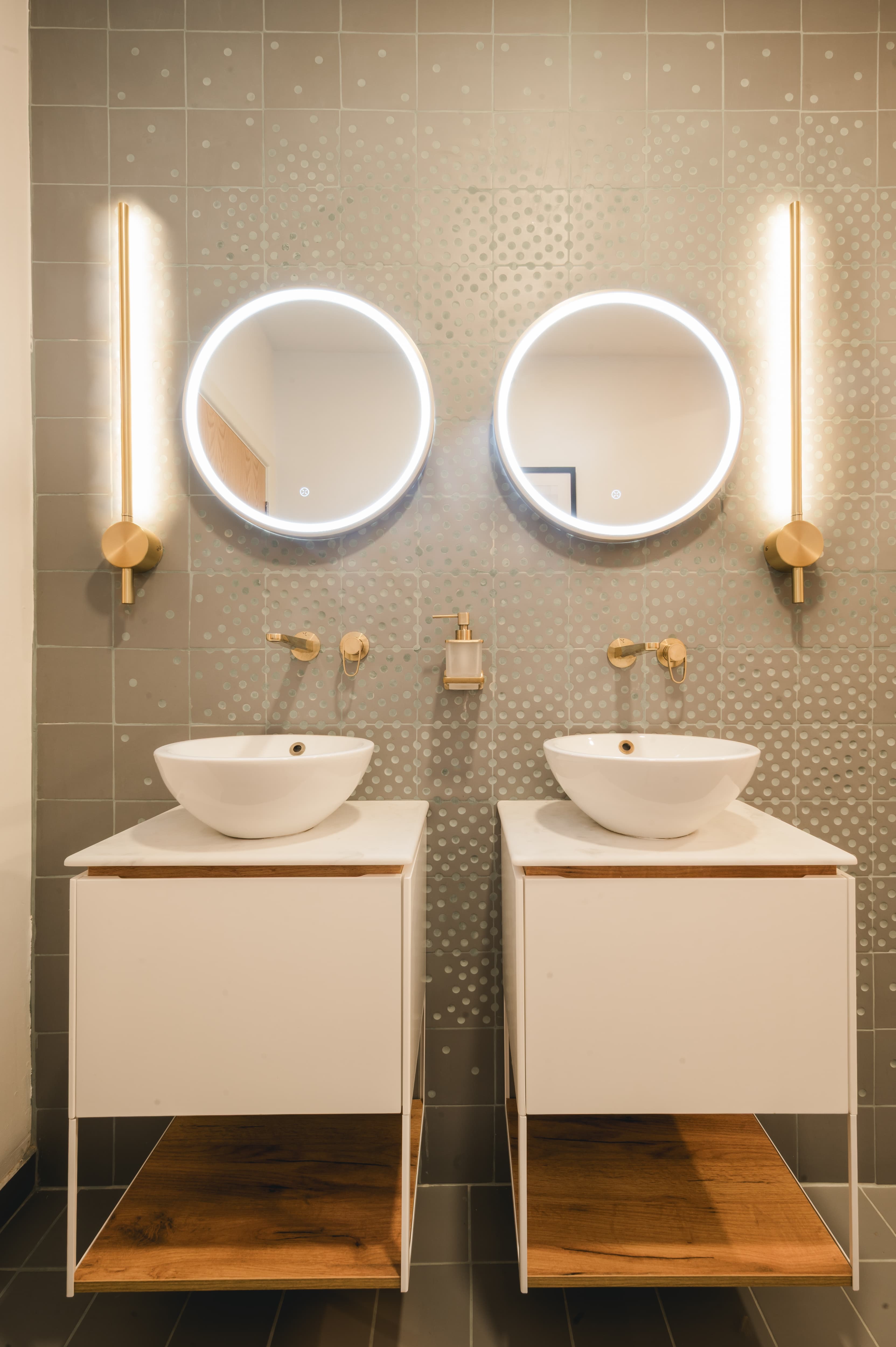 Exclusive Hire, Il Salotto photo #15