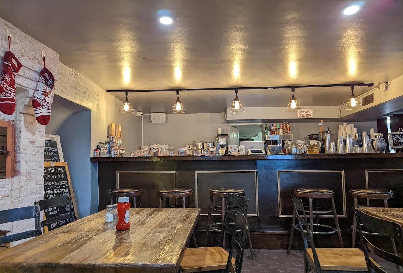 Inside Space, Main Street Coffee photo #1