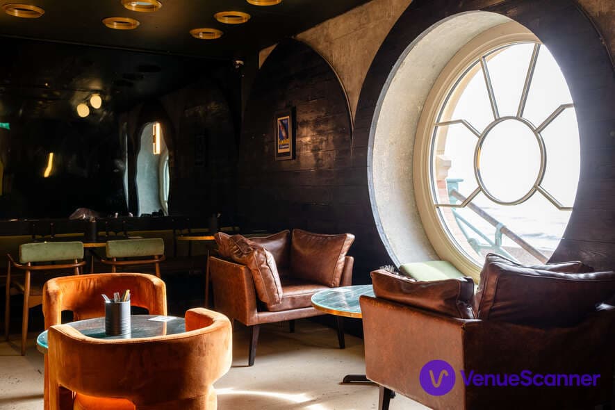 Shelter Hall, Skylark Bar photo #3