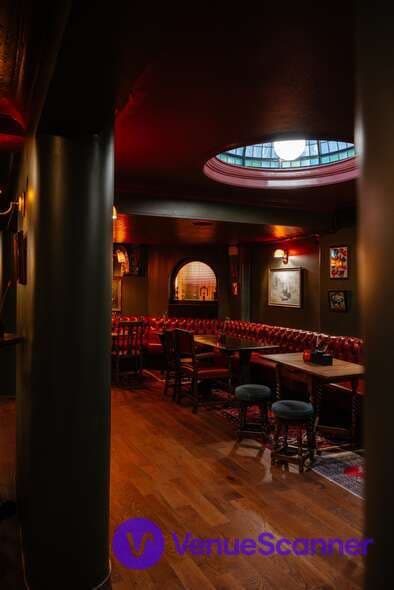 The Black Eel, The Lounge photo #3