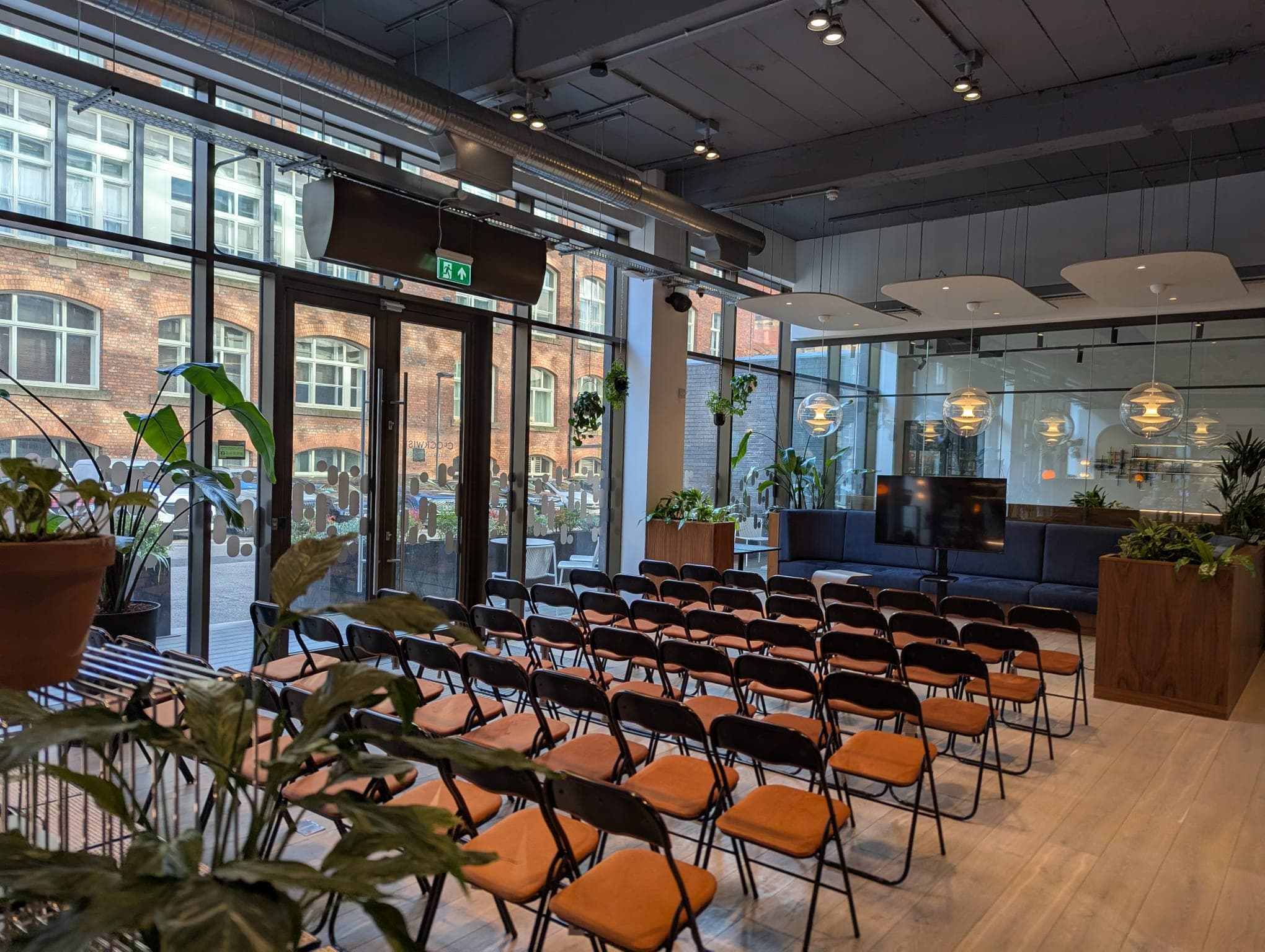 Club Lounge, Clockwise Manchester photo #3