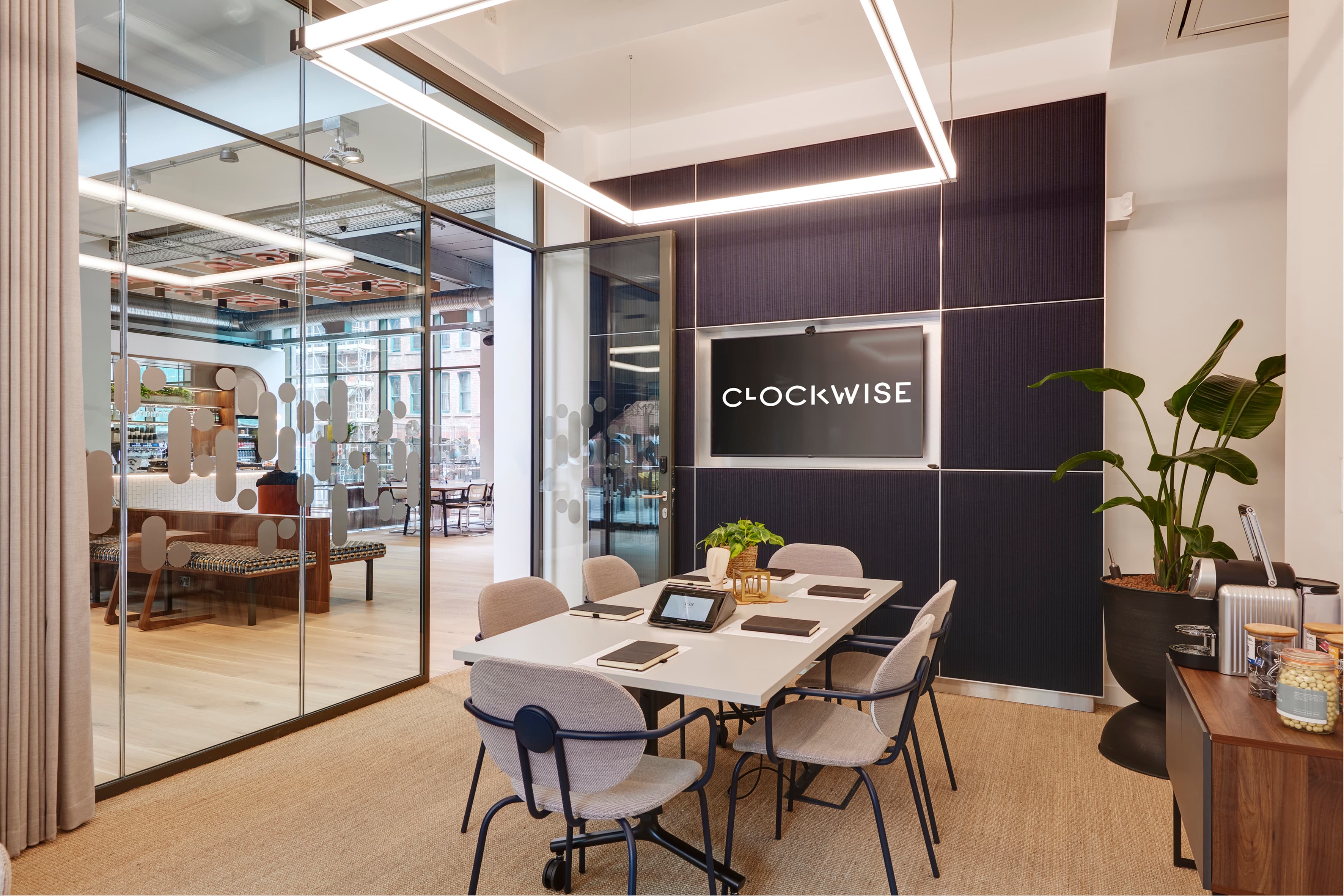 G:M2, Clockwise Manchester photo #1