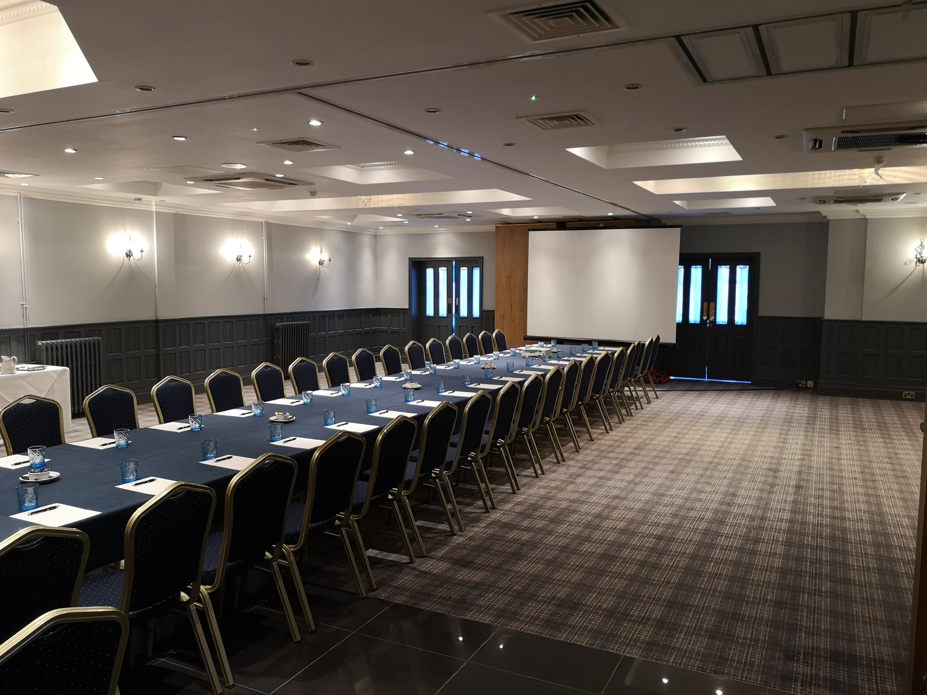 Exclusive Hire, Stanhill Court Gatwick photo #2
