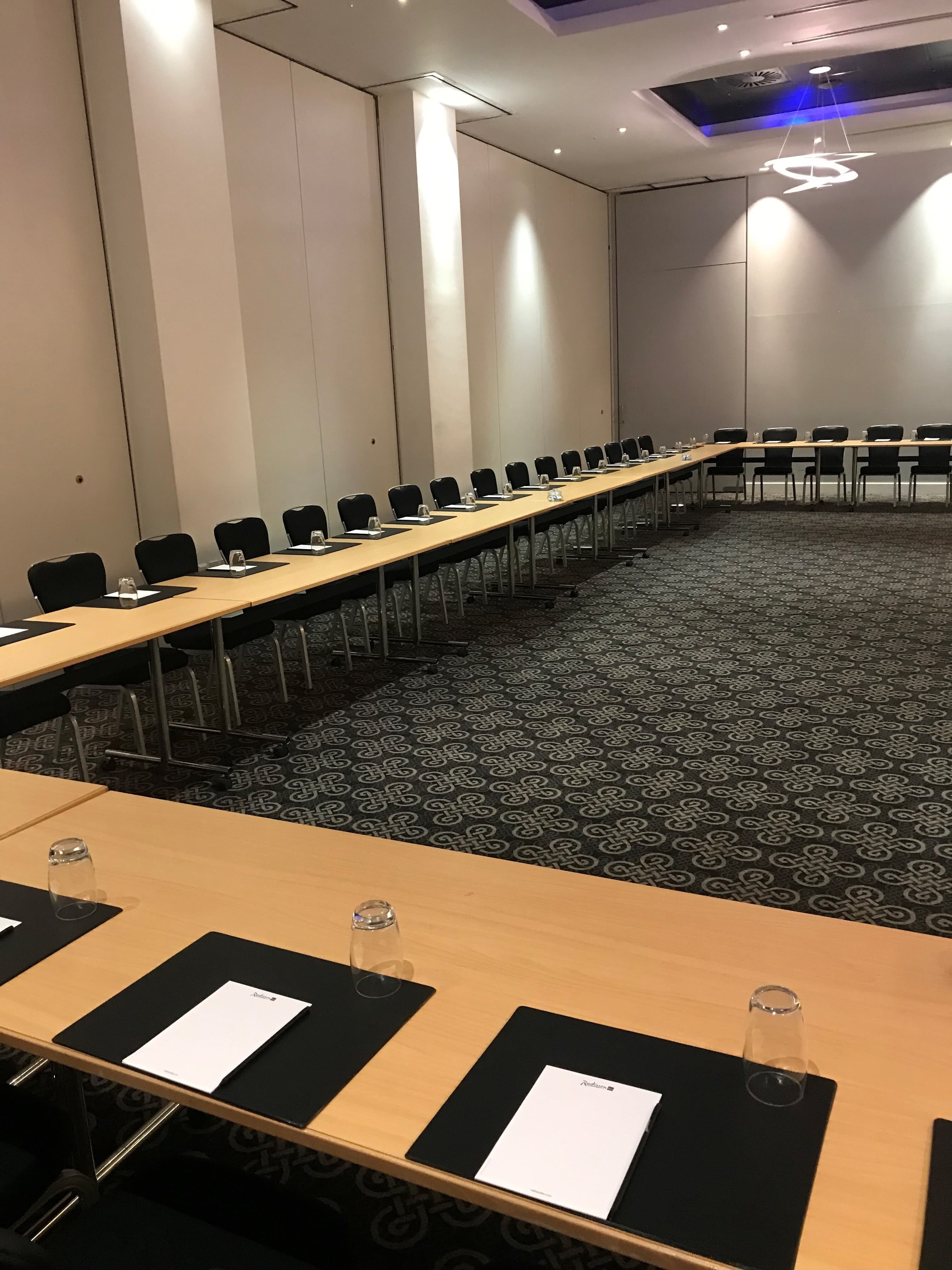 Azzurro 1 Suite, Radisson Blu Hotel, Cardiff photo #1