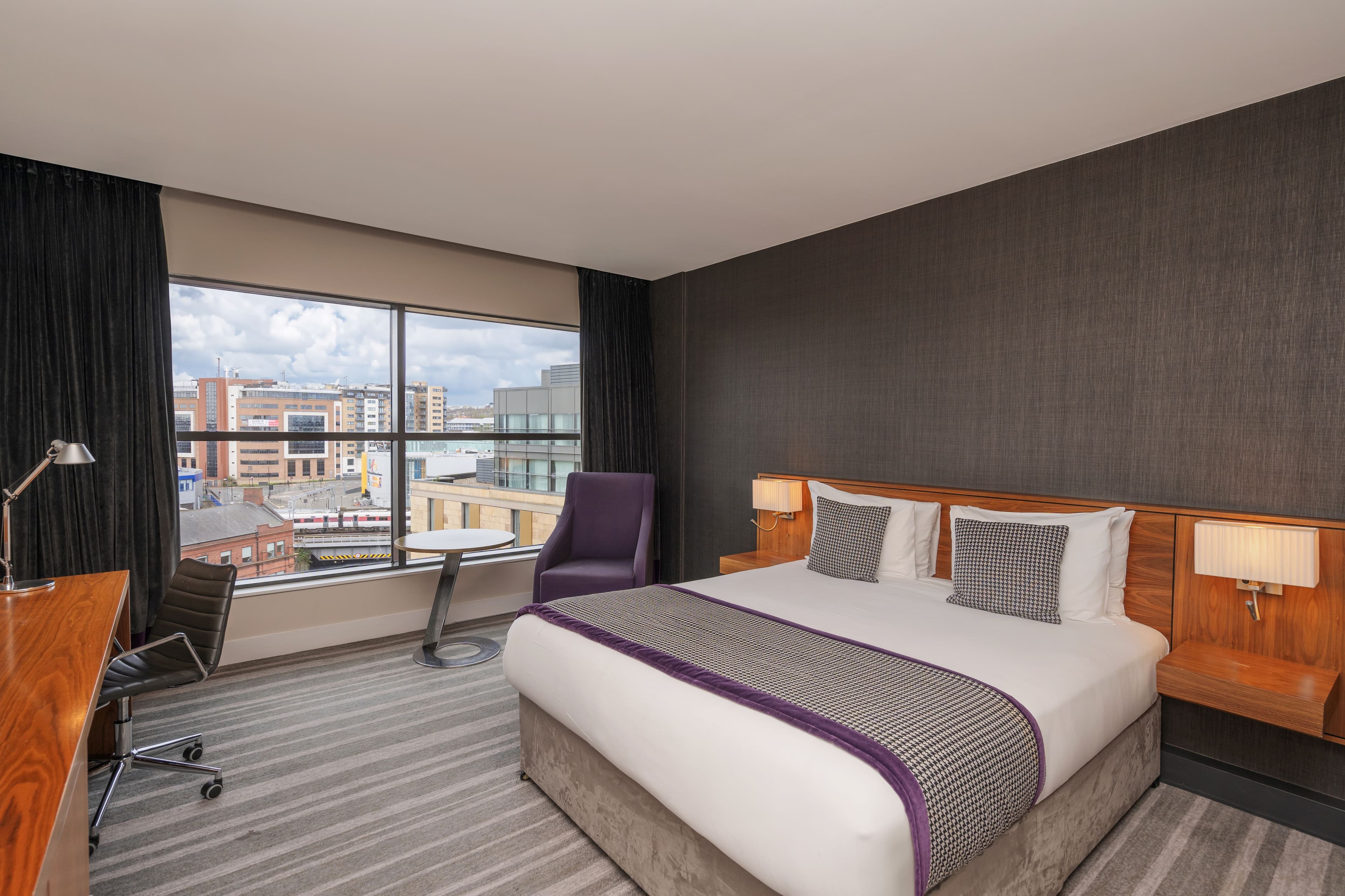 Stephenson Suite, Crowne Plaza Newcastle - Stephenson Quarter photo #8