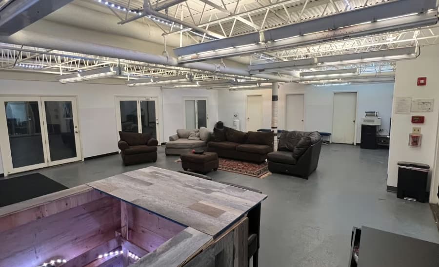 The Stage Room, Deportee Studio photo #2