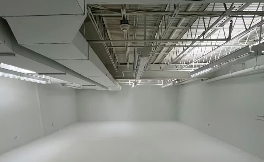 The White Room, Deportee Studio photo #1