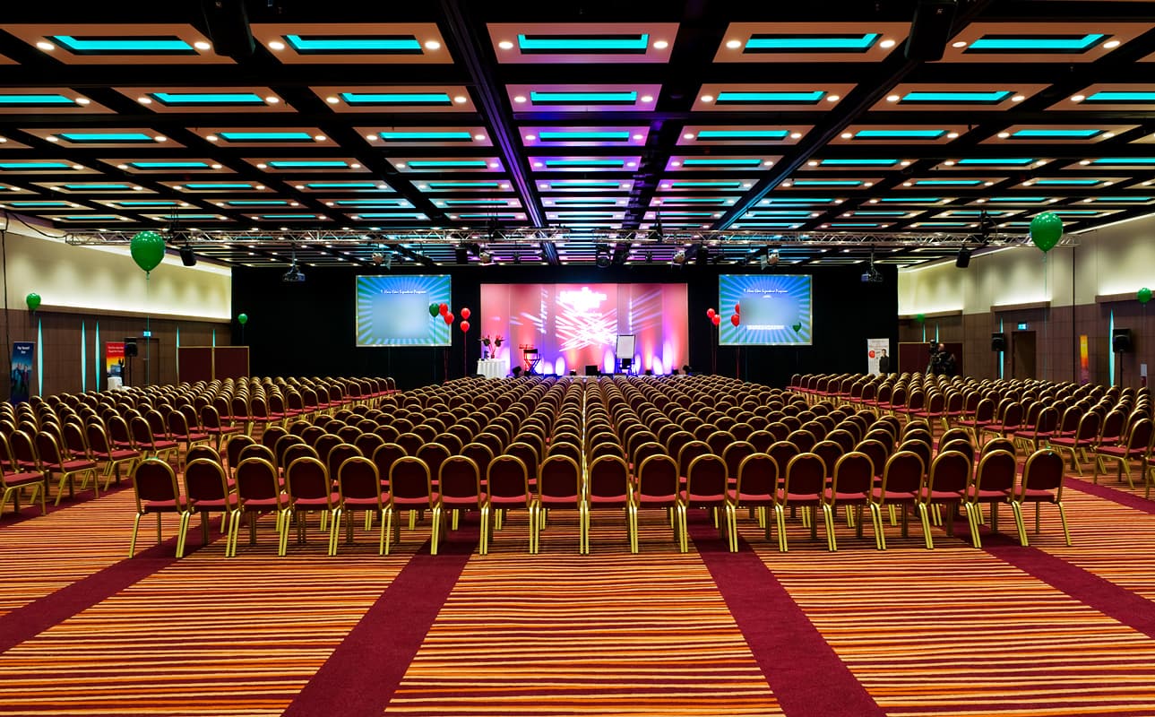 London Suite 4, Mercure London Earls Court Hotel & Conference Centre photo #2