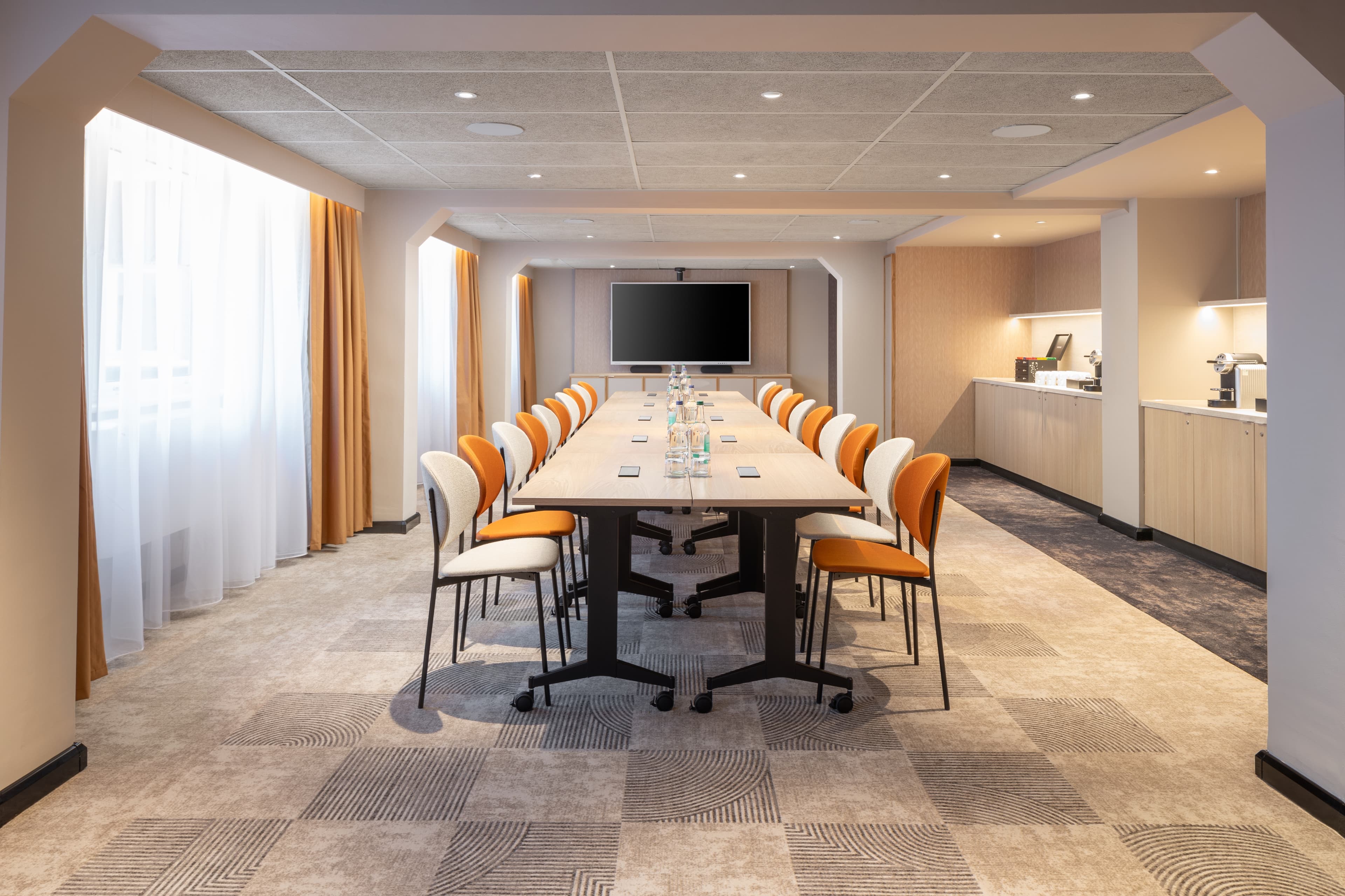 Hyde Park Meeting Room, Mercure London Earls Court Hotel & Conference Centre photo #3