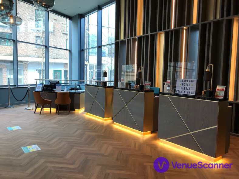 Leonardo Royal London Tower Bridge, Atrium photo #3