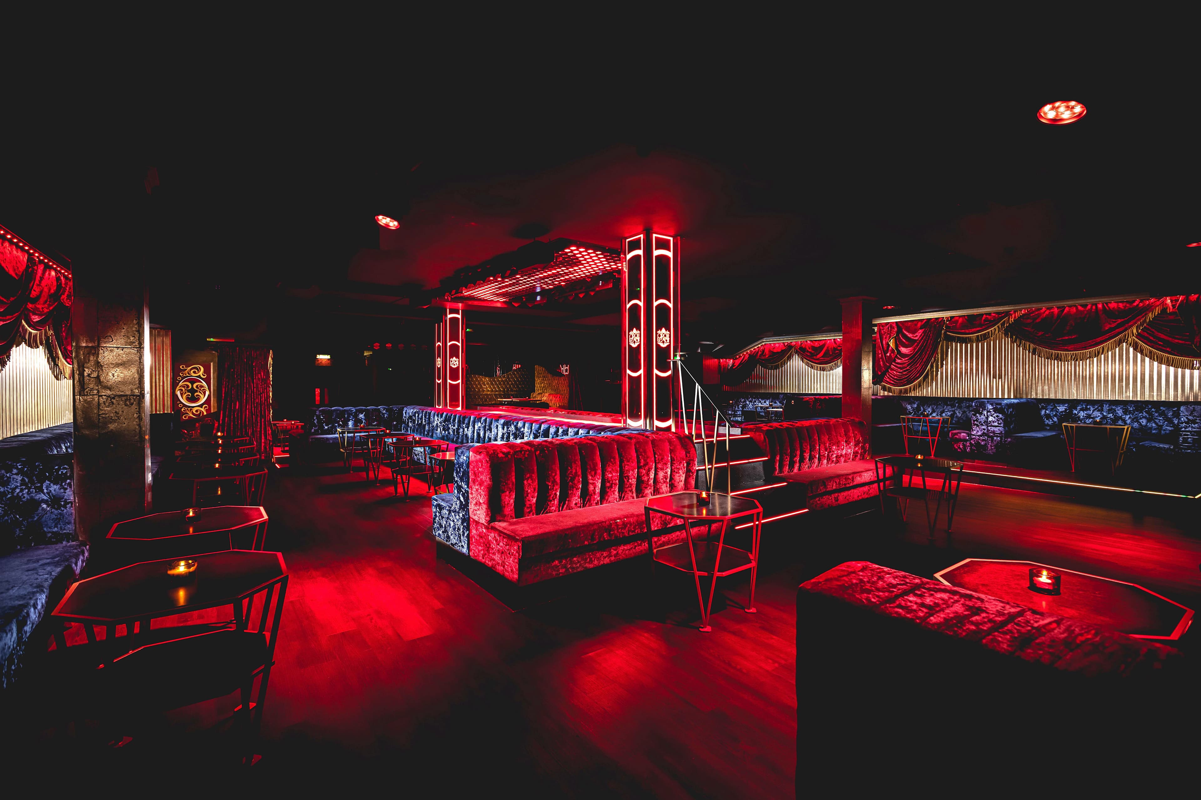Semi Exclusive Space, Cirque Le Soir photo #2