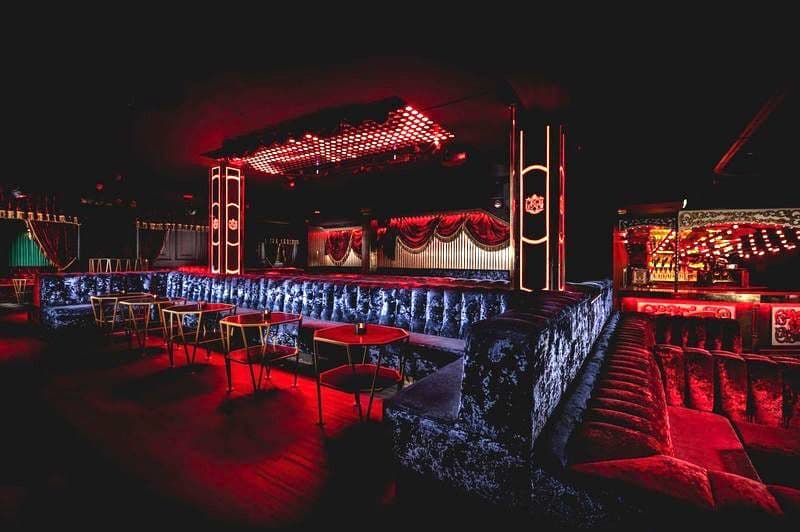 Semi Exclusive Space, Cirque Le Soir photo #1