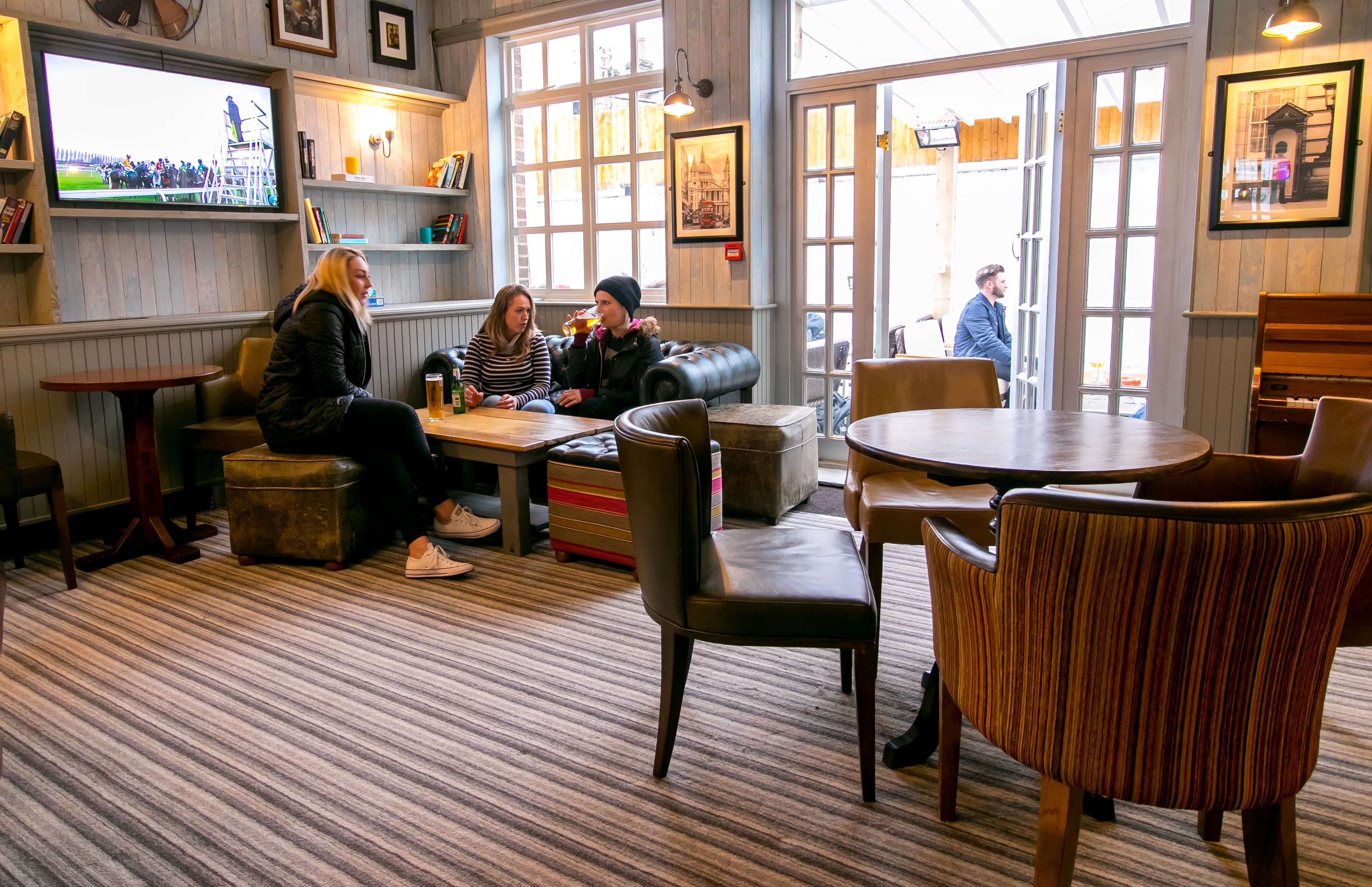 Patio & Function Room, The Rising Sun photo #2